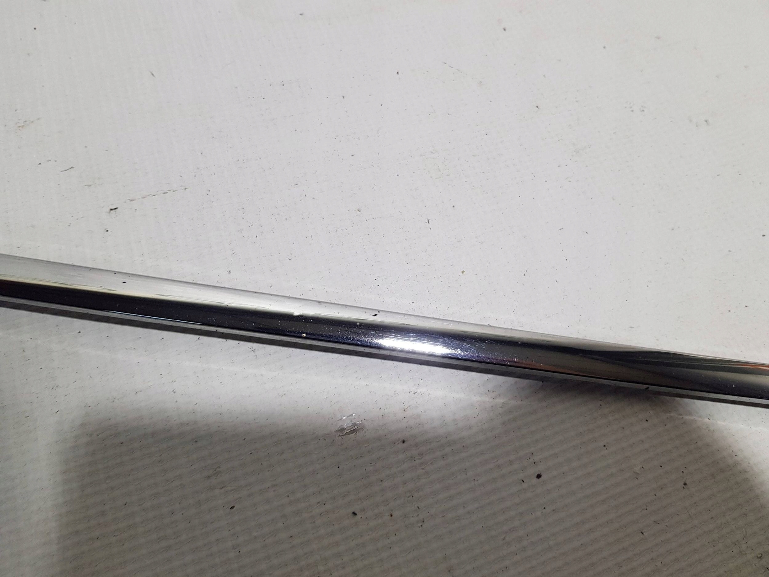 moulding door chrom front right lower Mercedes E C207 W207