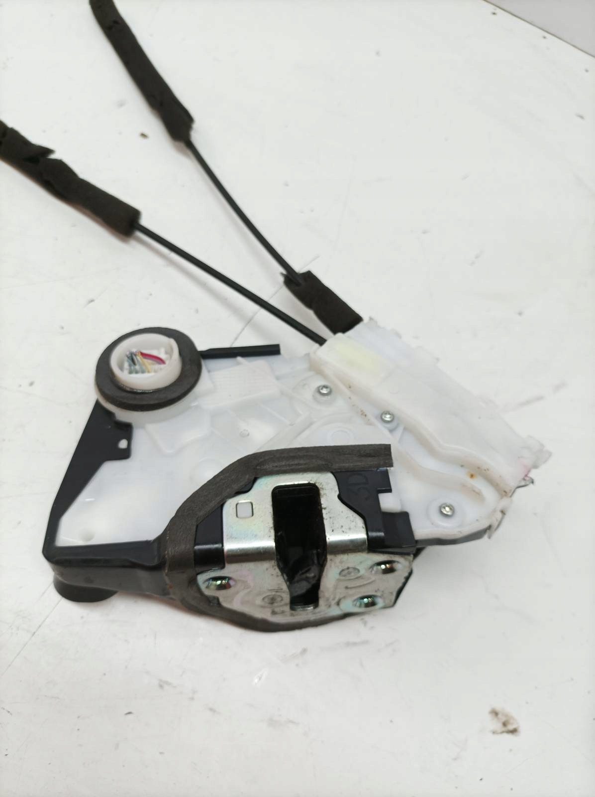 lock door left front PRIME Toyota Prius IV (2015- )