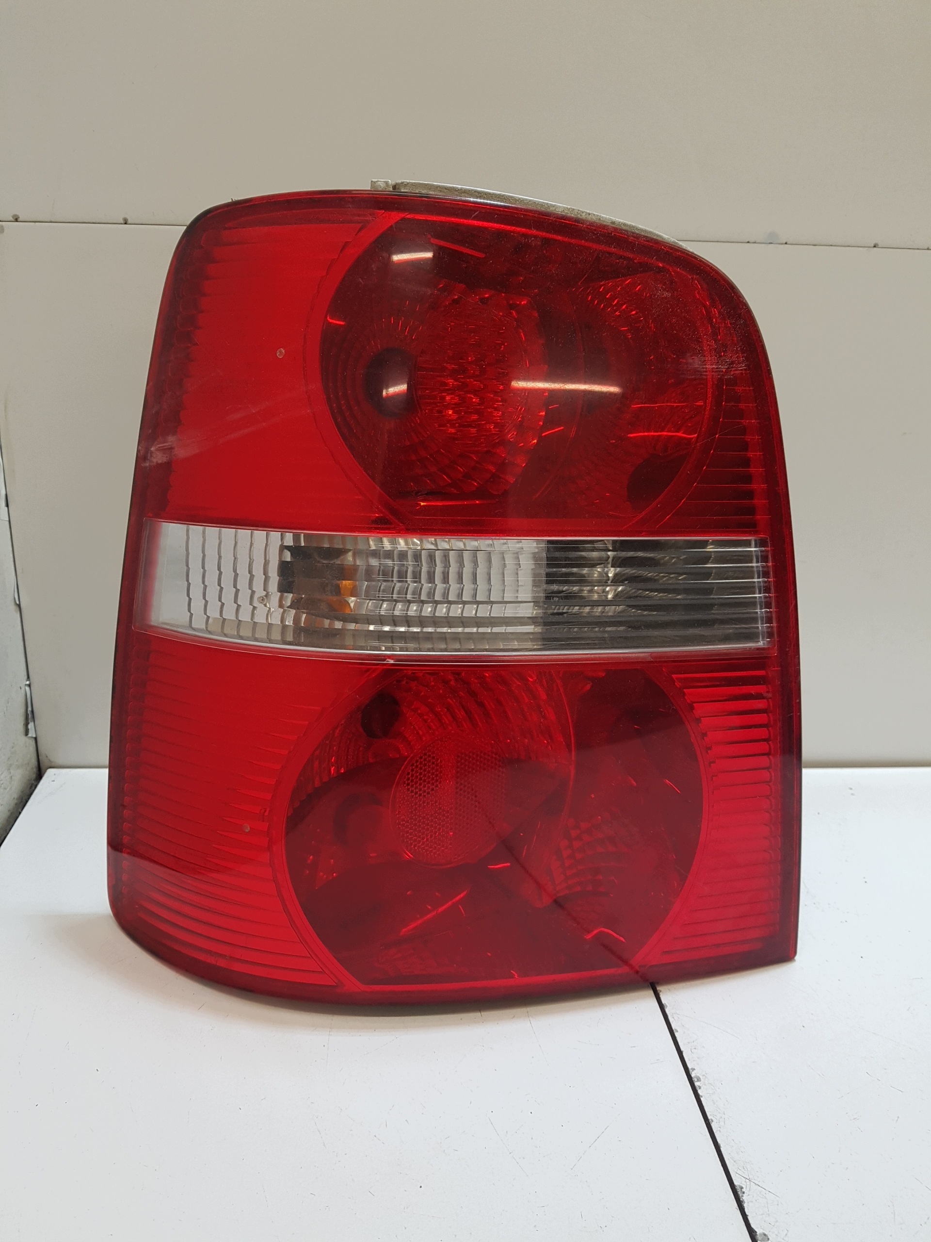 light left rear VOLKSWAGEN TOURAN 1