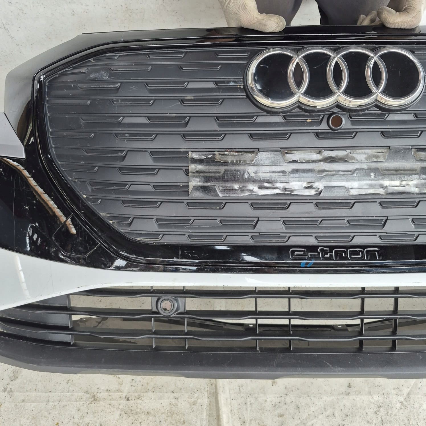 AUDI Q4 E-TRON 21-> bumper front front washer PDC