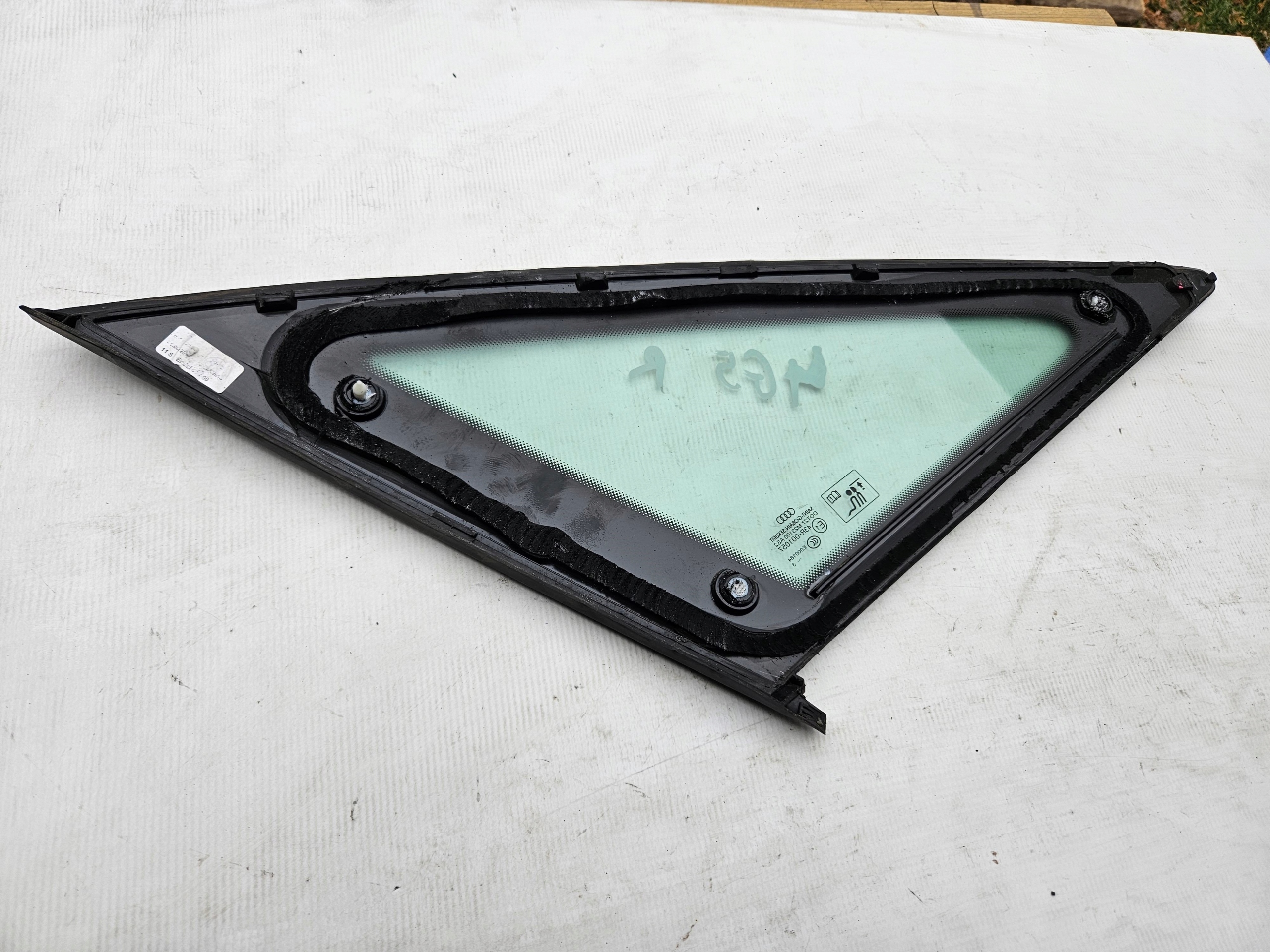 window TROJKATNA MALA rear right AUDI A6 C7 sedan
