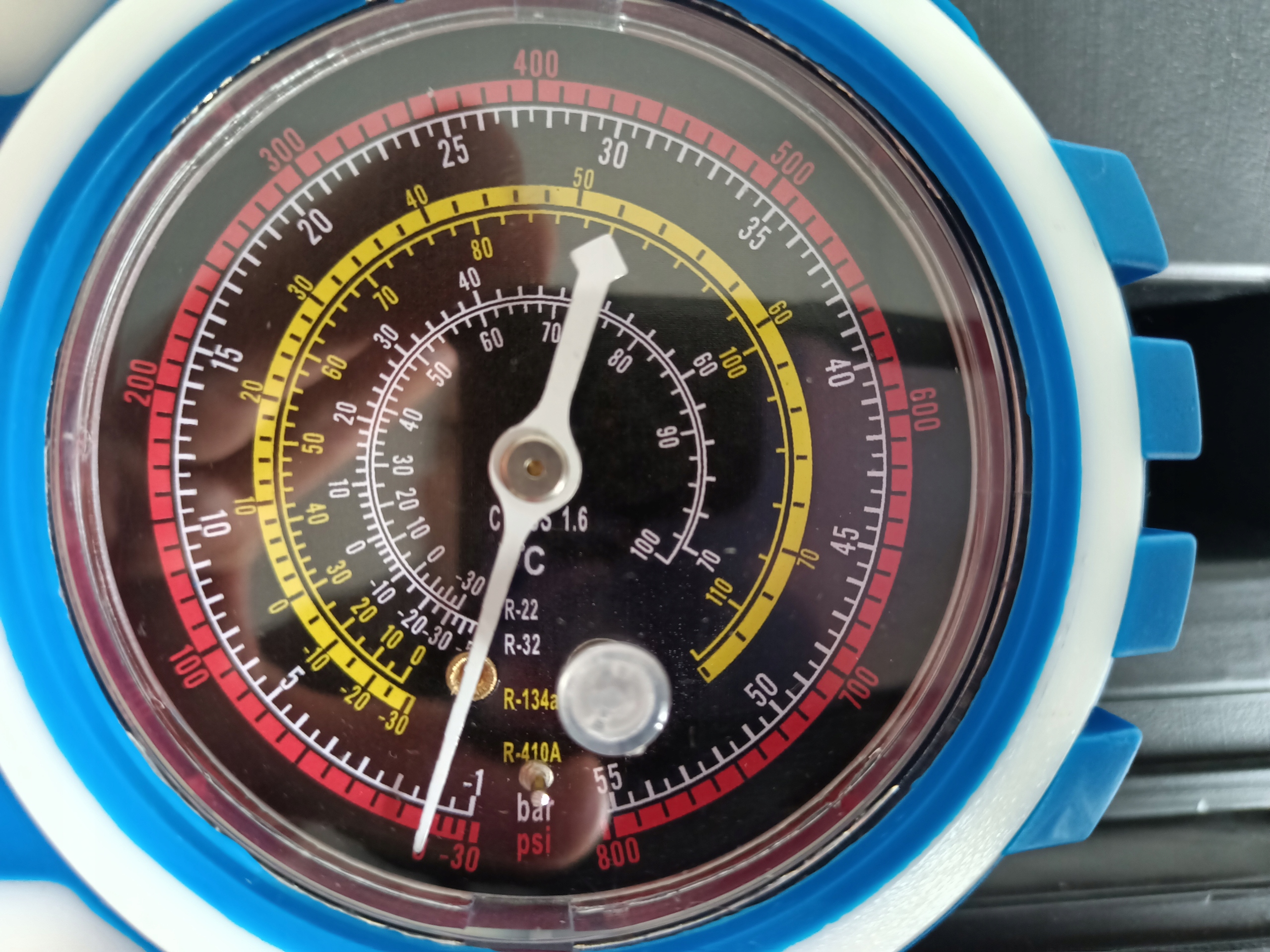 Zestaw manometrów R32 R410 R134a walizka przewody Marka AKLI