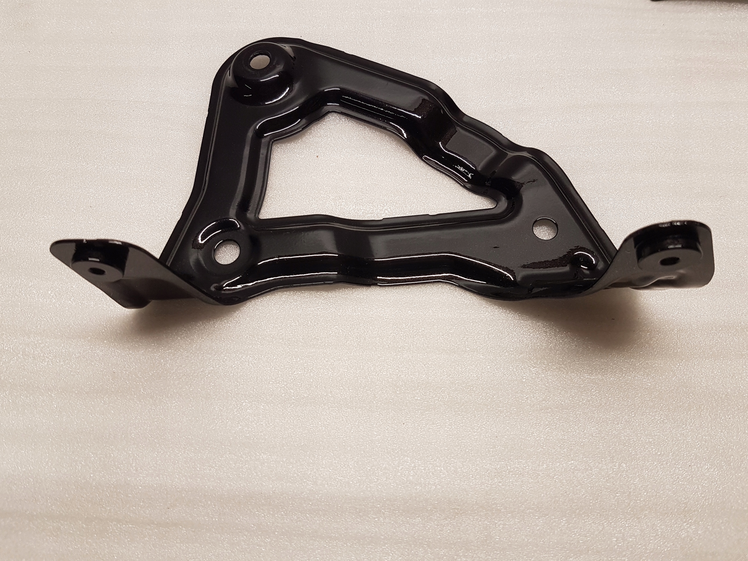 staffa parafango sinistro BMW G70 9464361