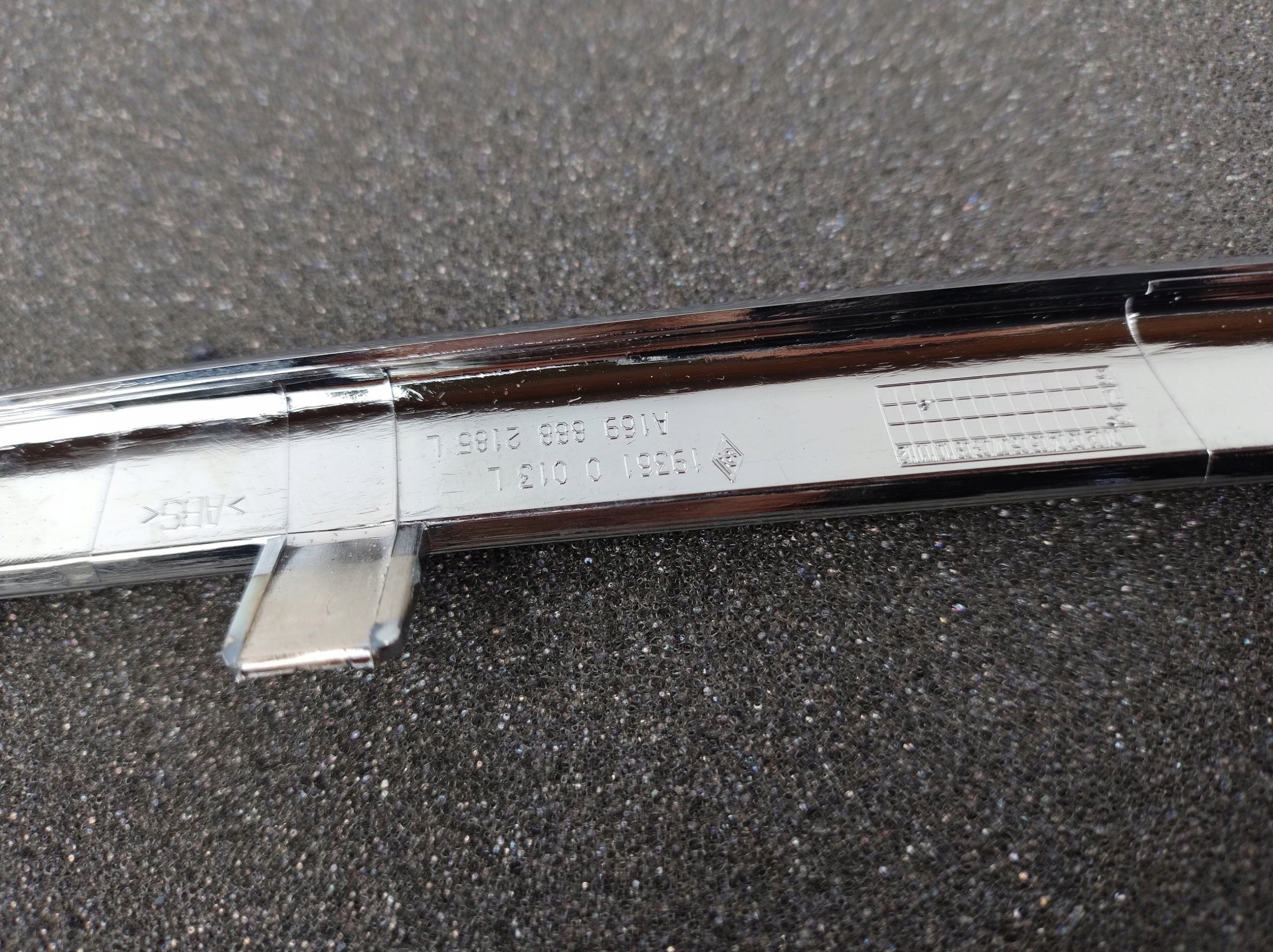 MERCEDES A-KLASA W169 FL left moulding below ATRAPE