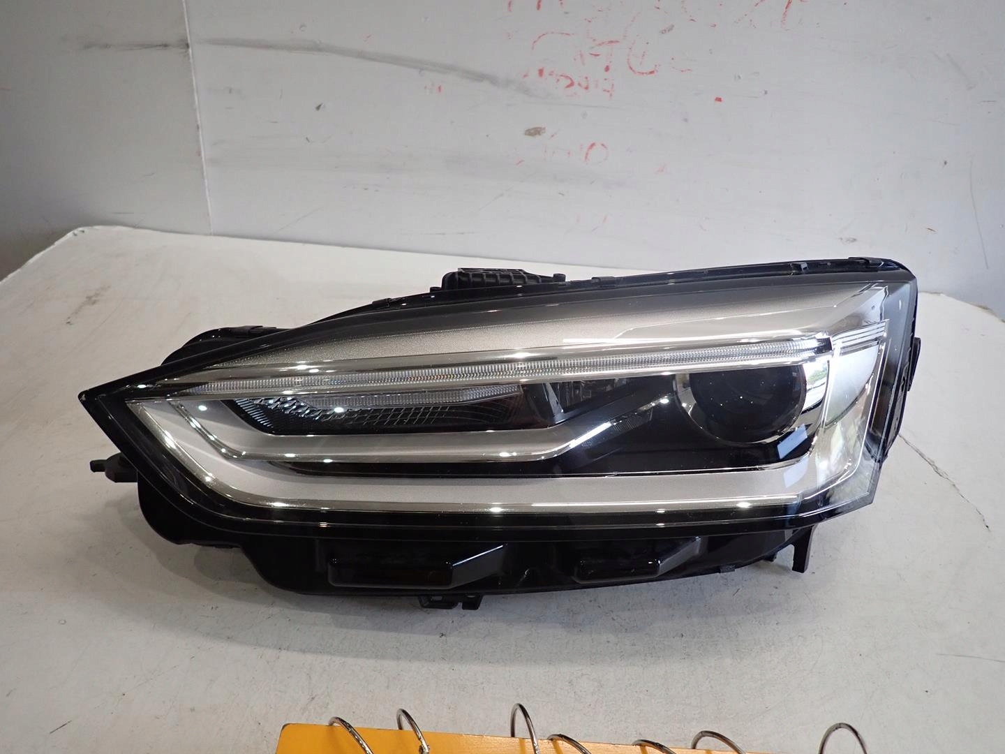light front front left AUDI A5 II 2016- BI-XENON 8W6941043C