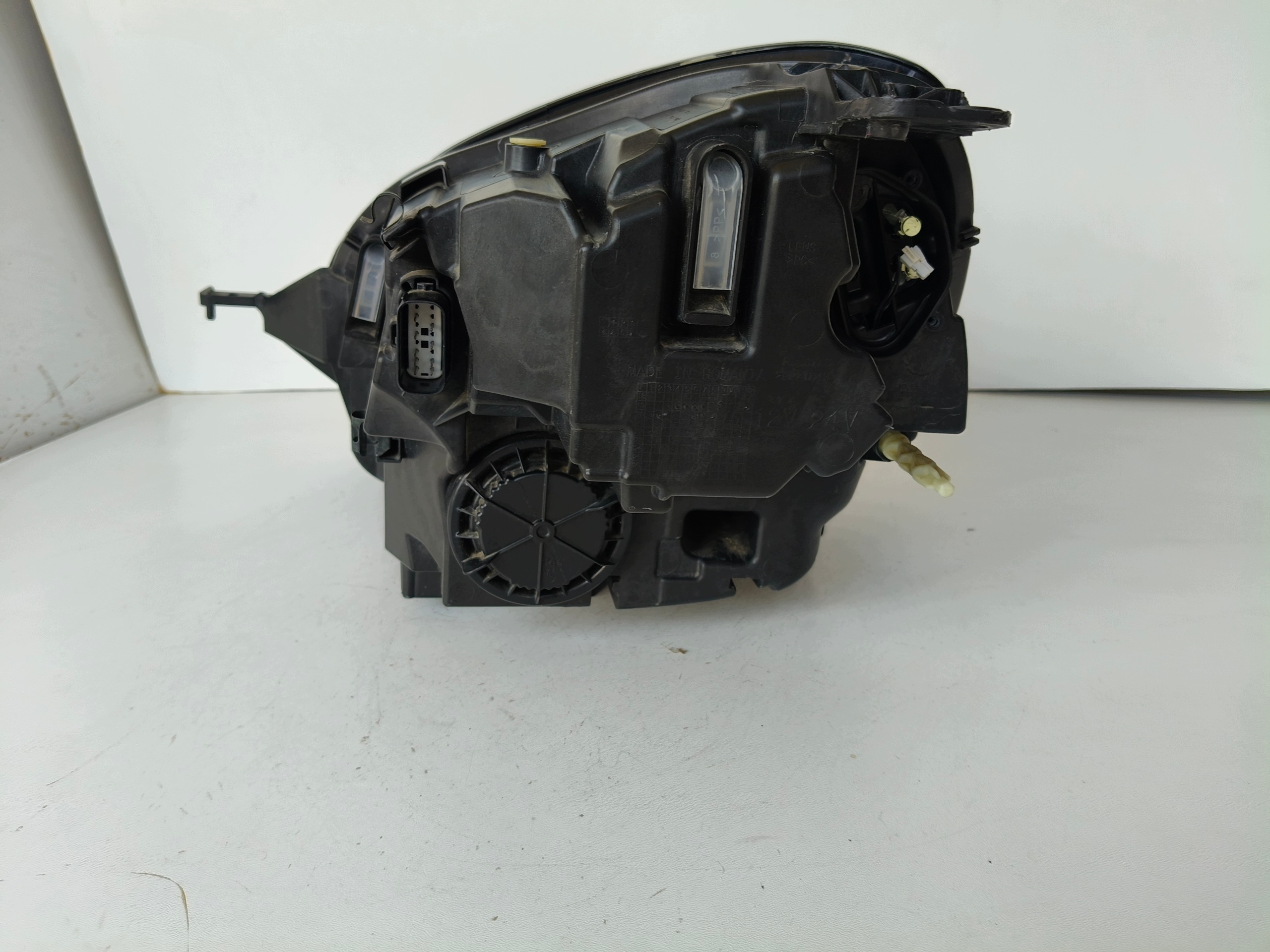 light right REFLEKTOR FORD PUMA LED 19