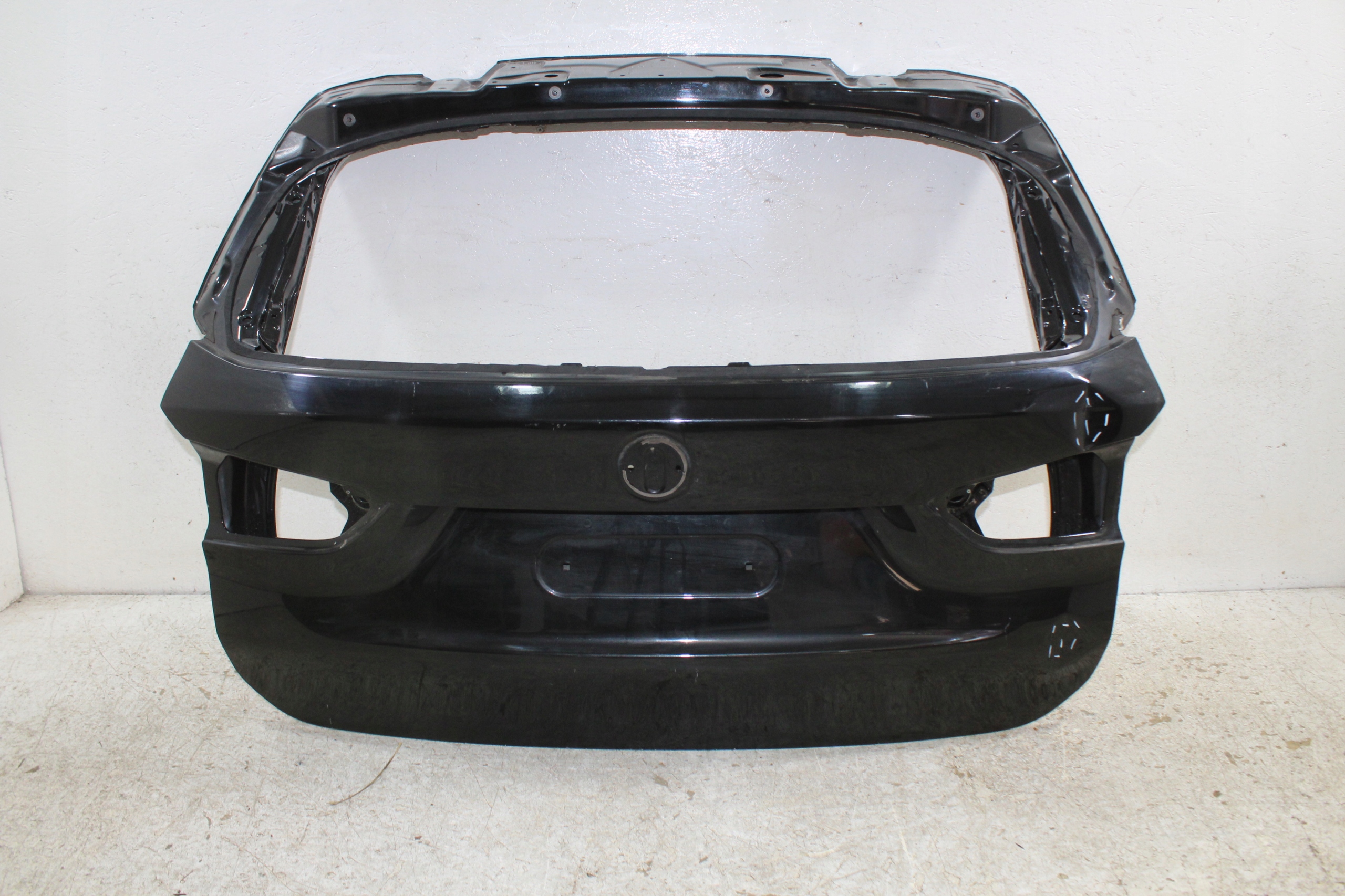 BMW x1 F48 trunk door boot rear part