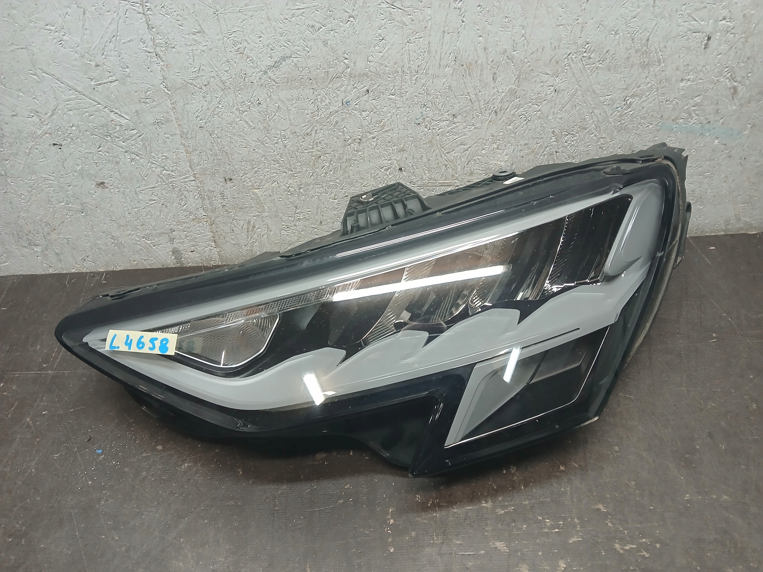 light front left AUDI A3 8Y FULL LED 8Y0941011