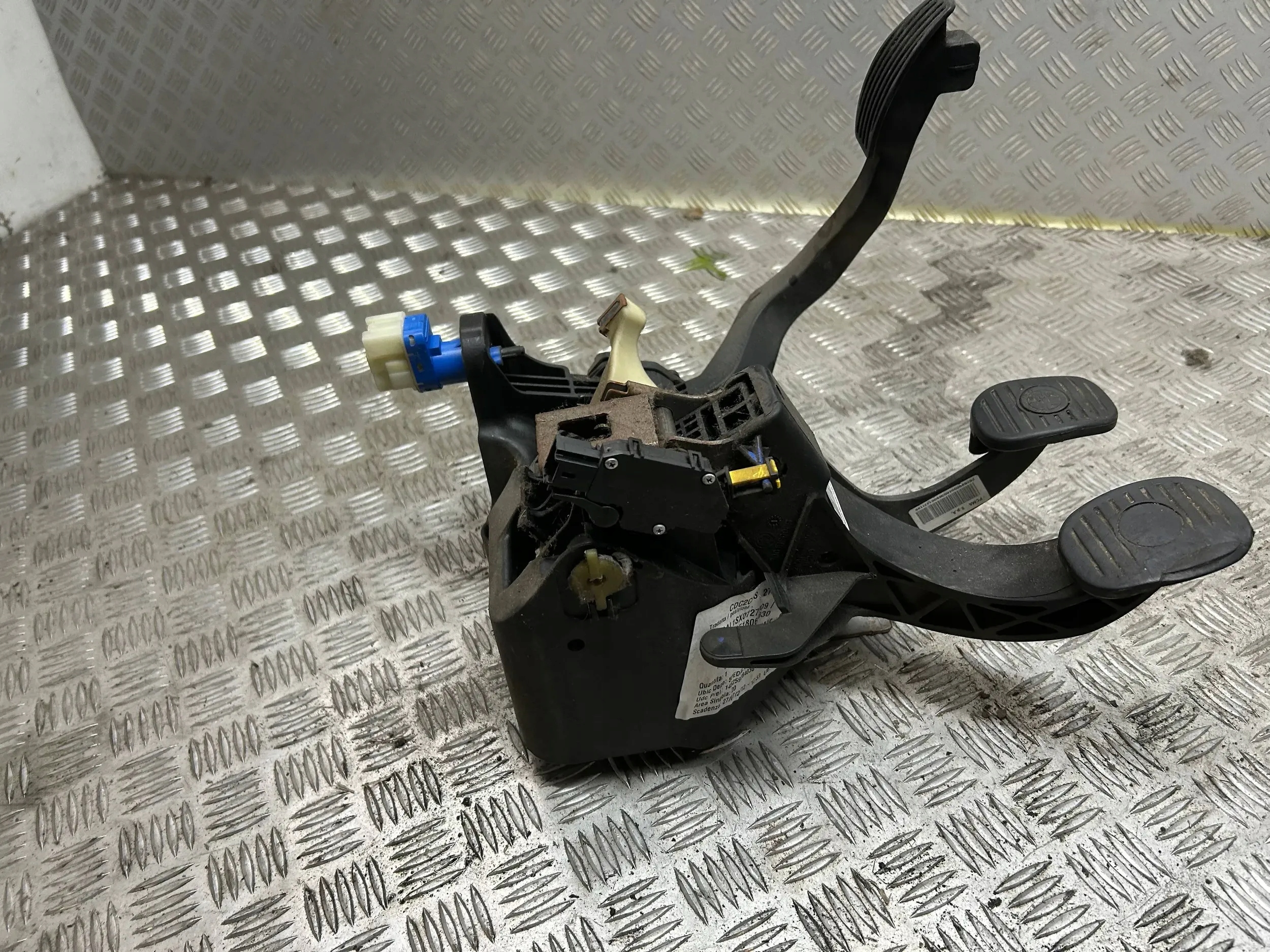 PEDAŁ PEDAŁY GAZU HAMULCA SPRZĘGŁA KOMPLET ALFA ROMEO GIULIETTA Typ samochodu Samochody osobowe