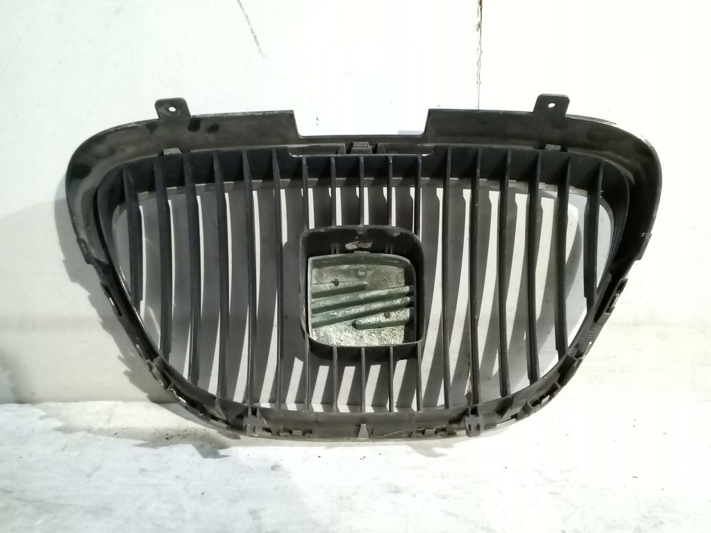 seat ALTEA решетка радиатора