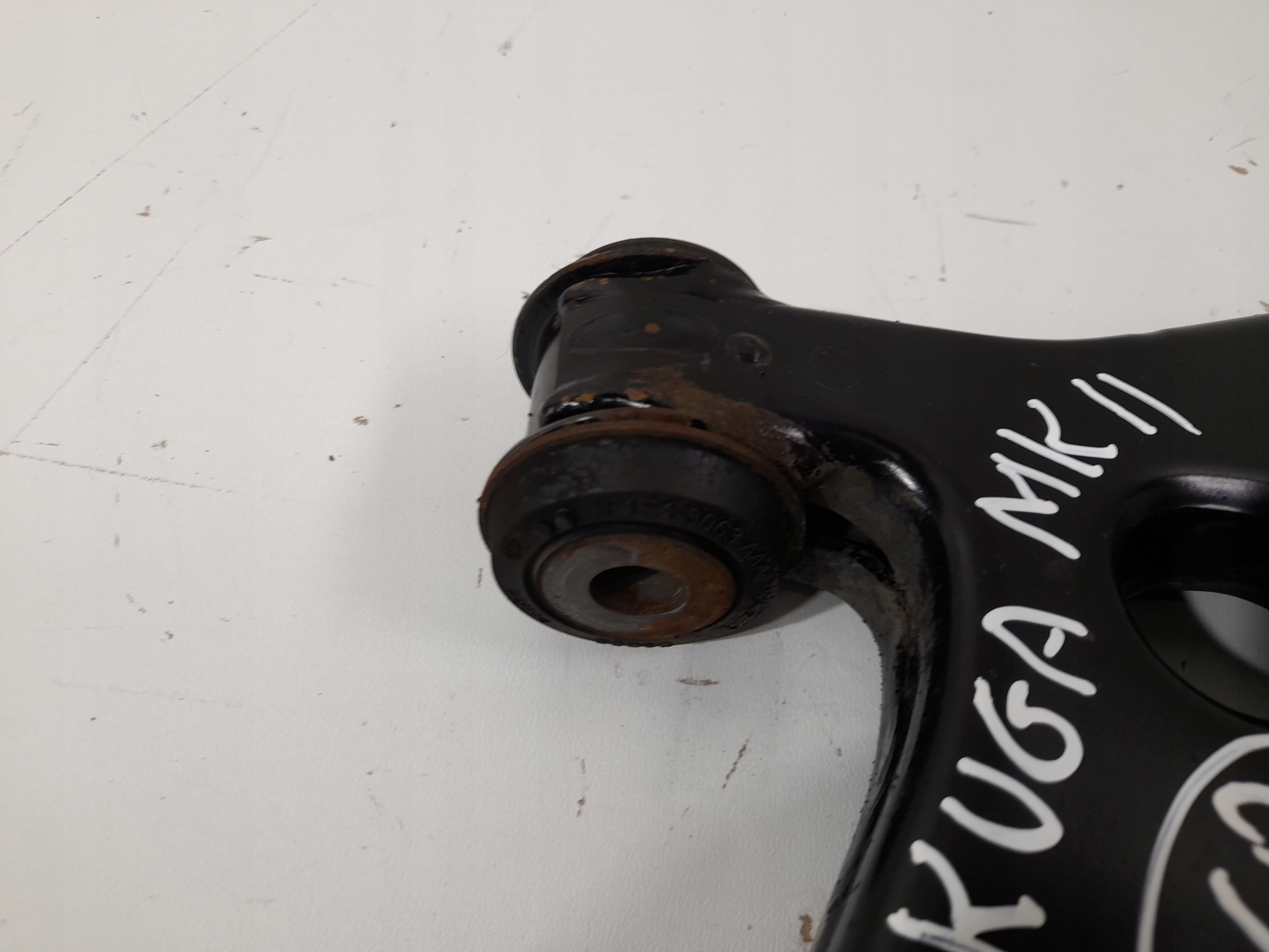 FORD KUGA MK2 II arm front right CV61-3C339-AAA (Q69)