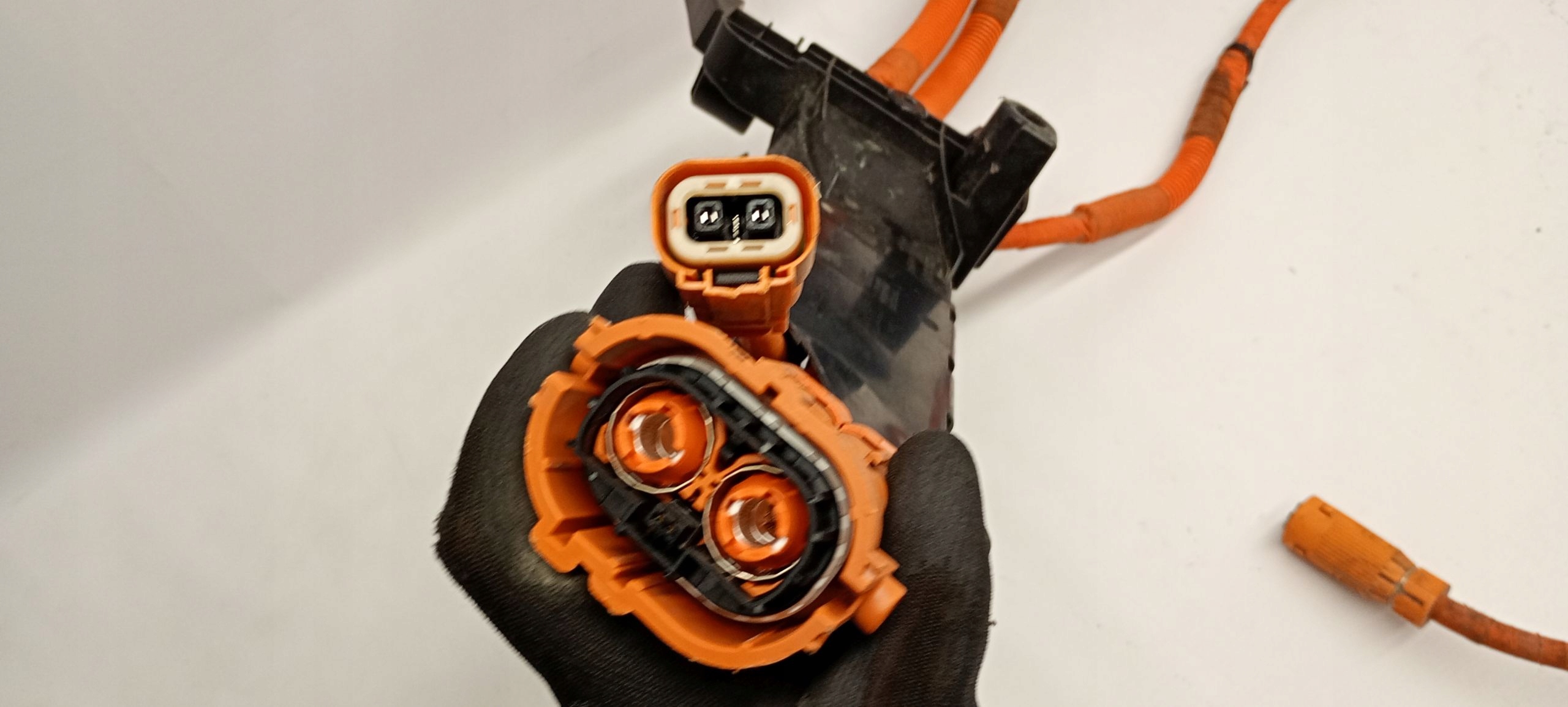 INSTALACJA WIĄZKA PRZEWODY KABLE BATERII VOLVO V60 II S60 III T8 Numer katalogowy części 32231083