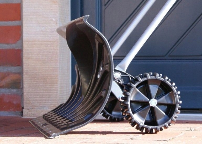 ŁOPATA DO ŚNIEGU ZGARNIACZ PŁUG NA KOŁACH DUŻA Marka Hecht