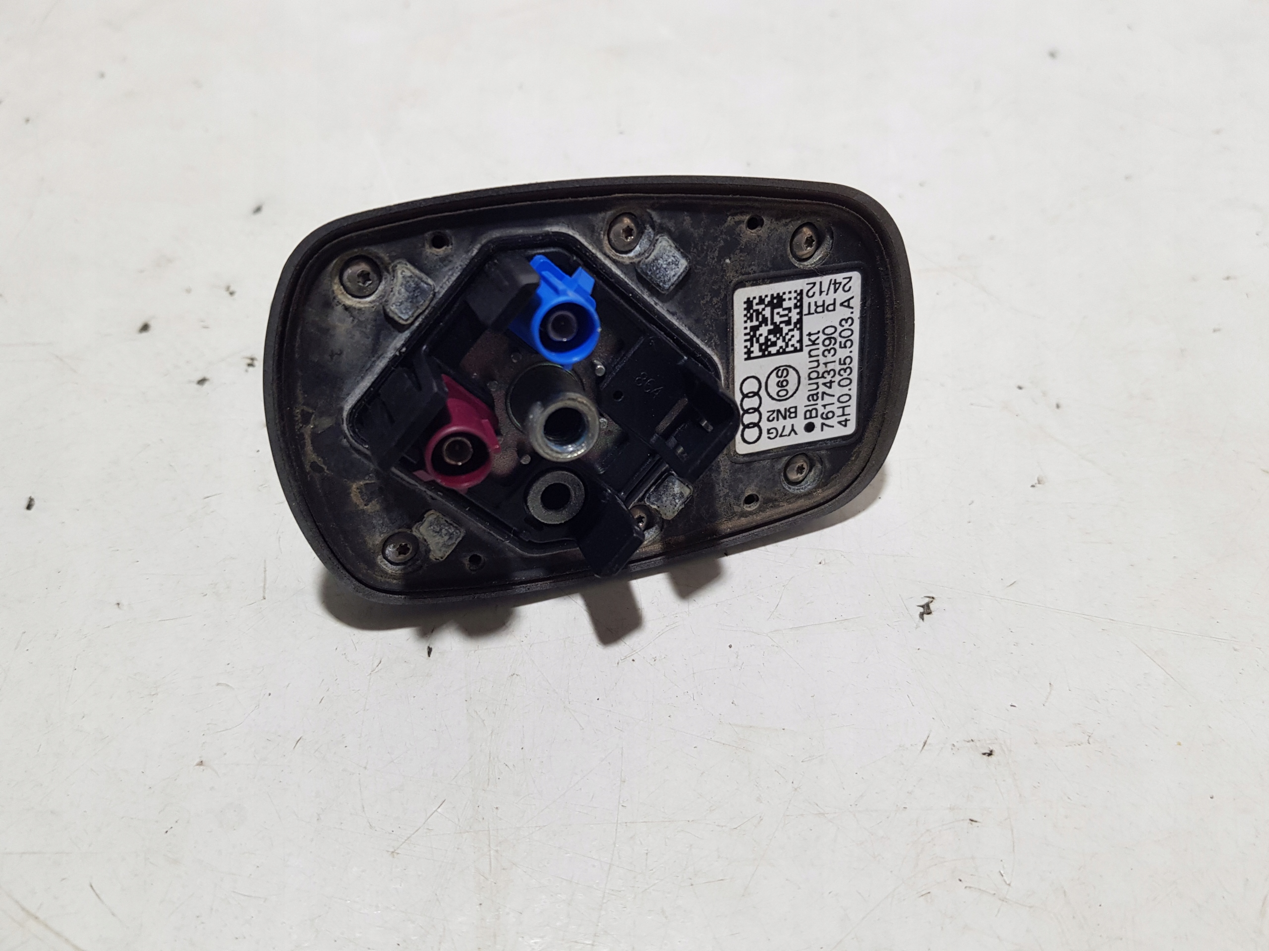 ANTENA dach GPS AUDI A8 D4 LY7G 4h0035503a