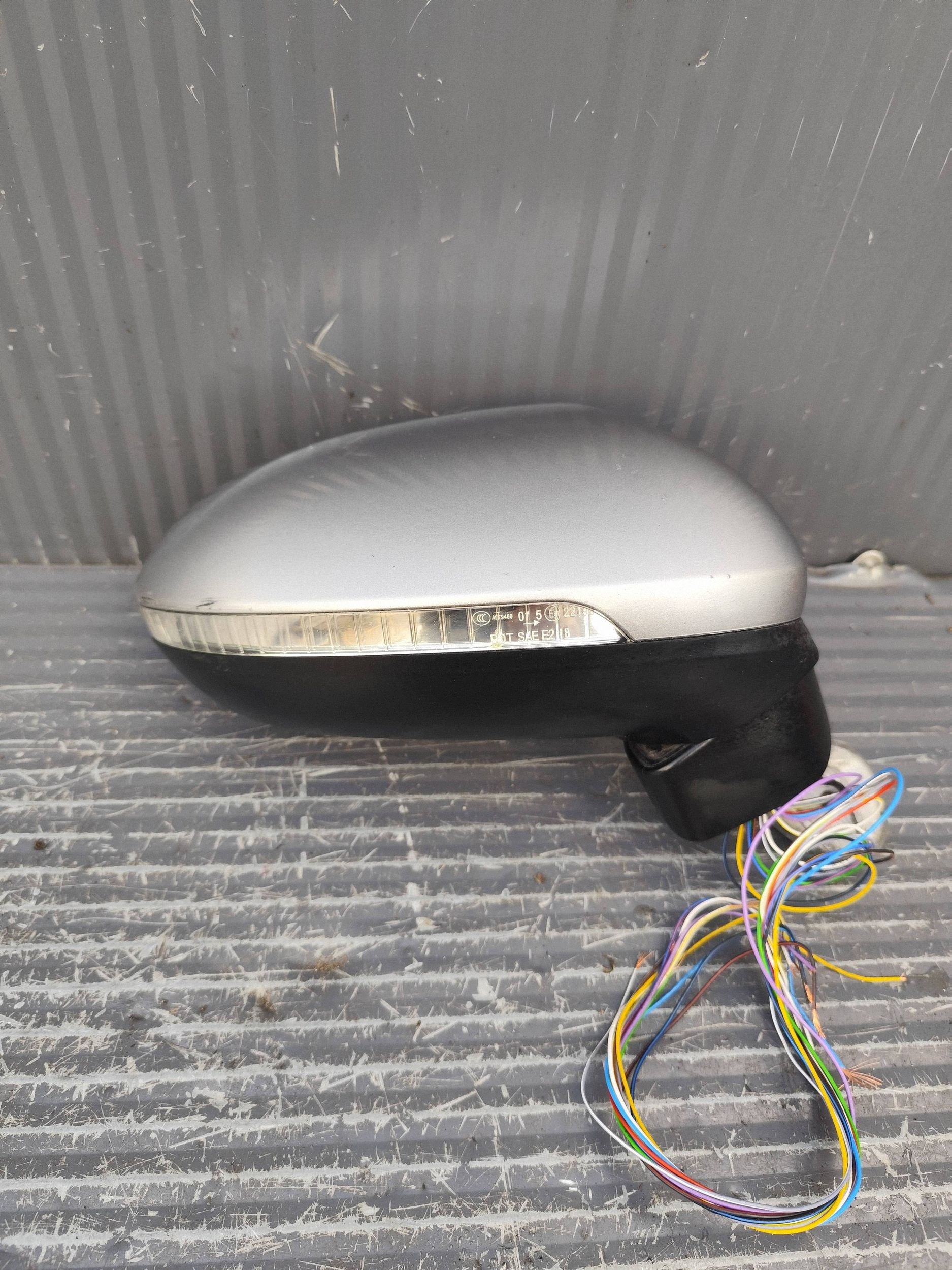 VW PASSAT B8 zrcadlo pravé 13 PIN