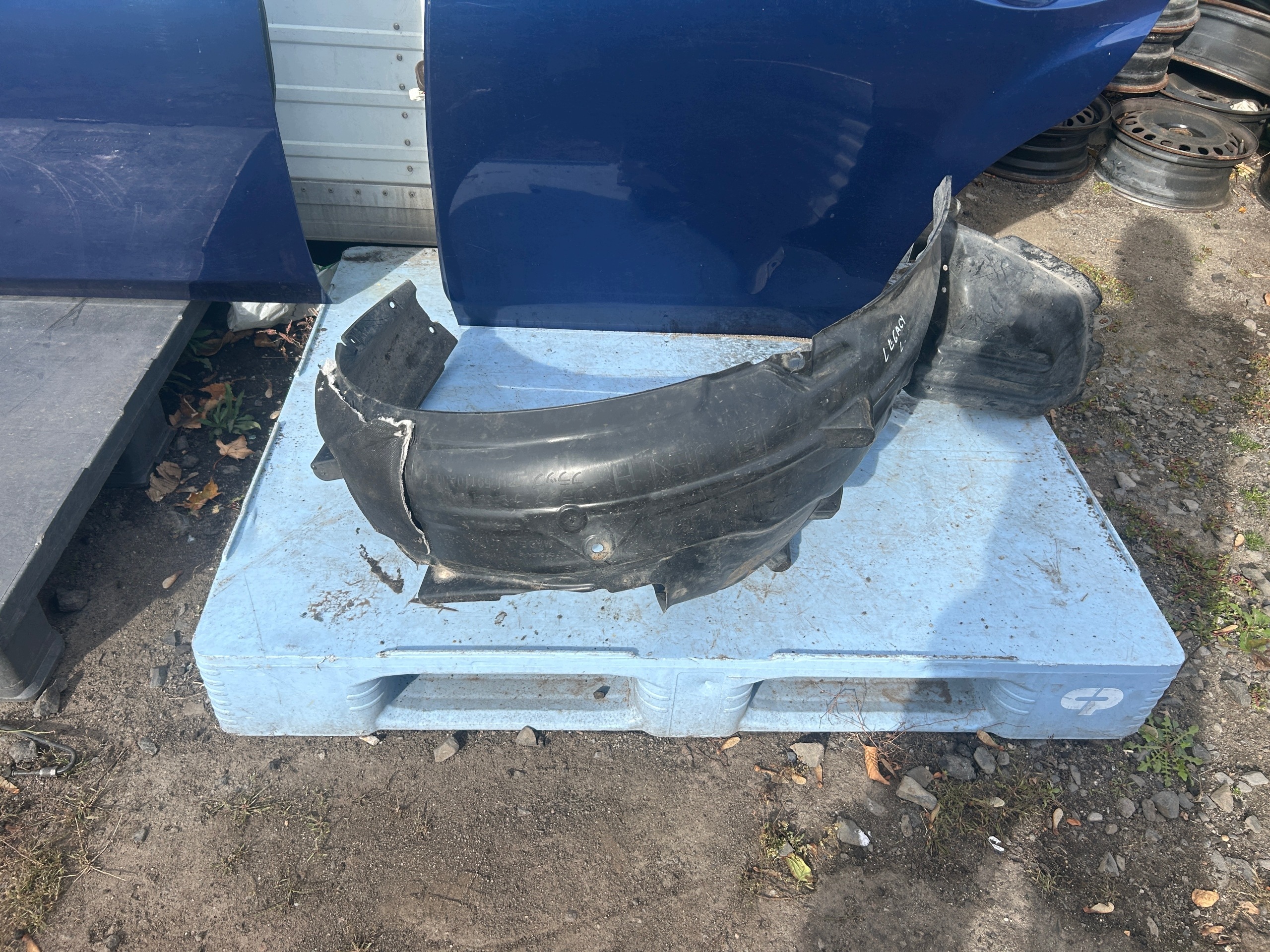 SUBARU LEGACY V mudguard left front 59110AJ011