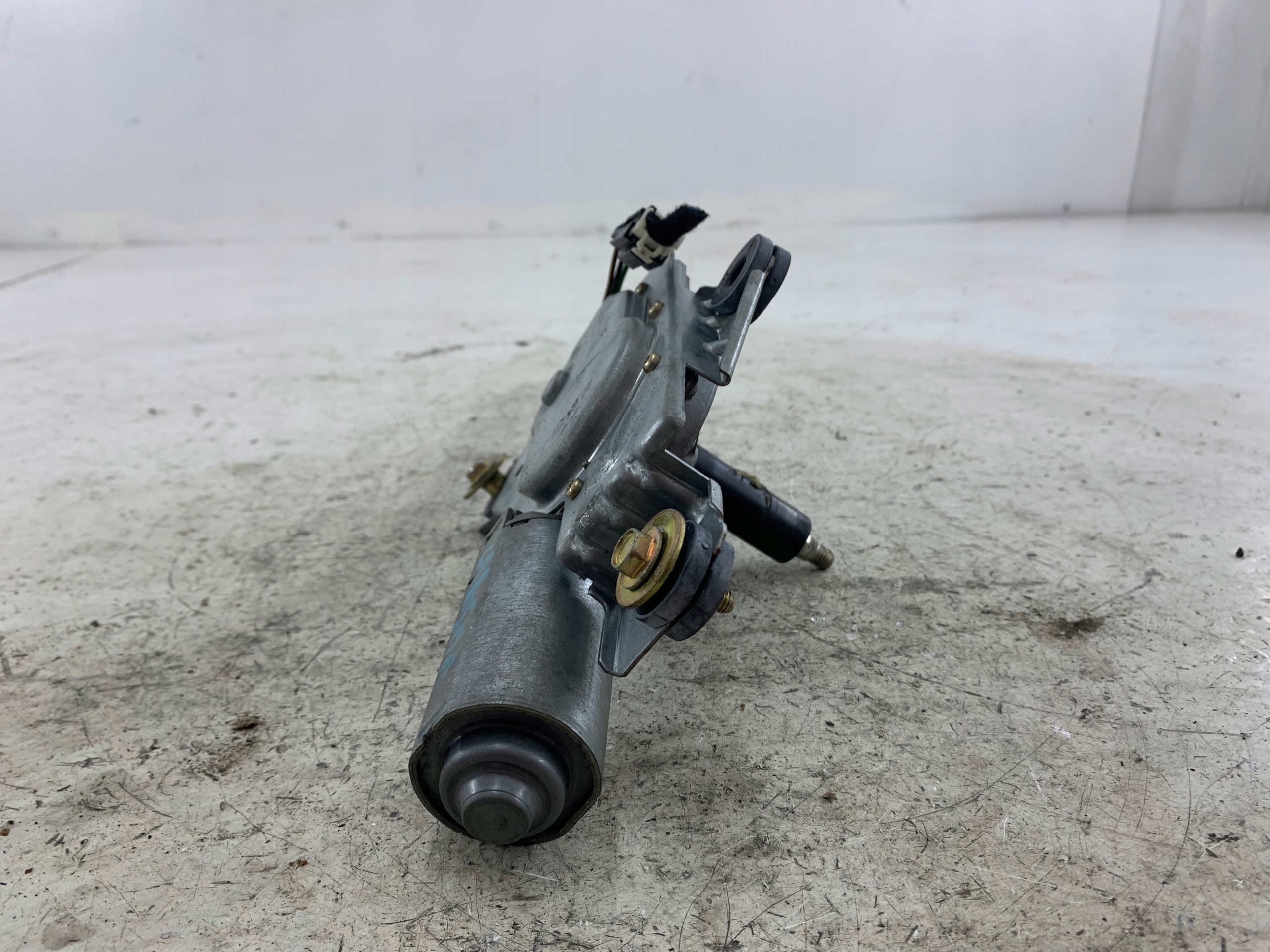 MITSUBISHI CARISMA motor wischer heck 0390206517