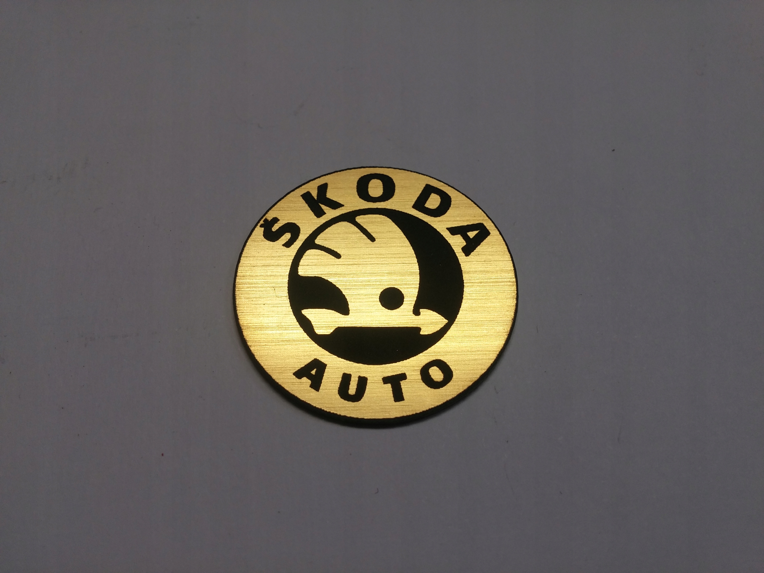 

Skoda naklejka emblemat 60 mm *złota