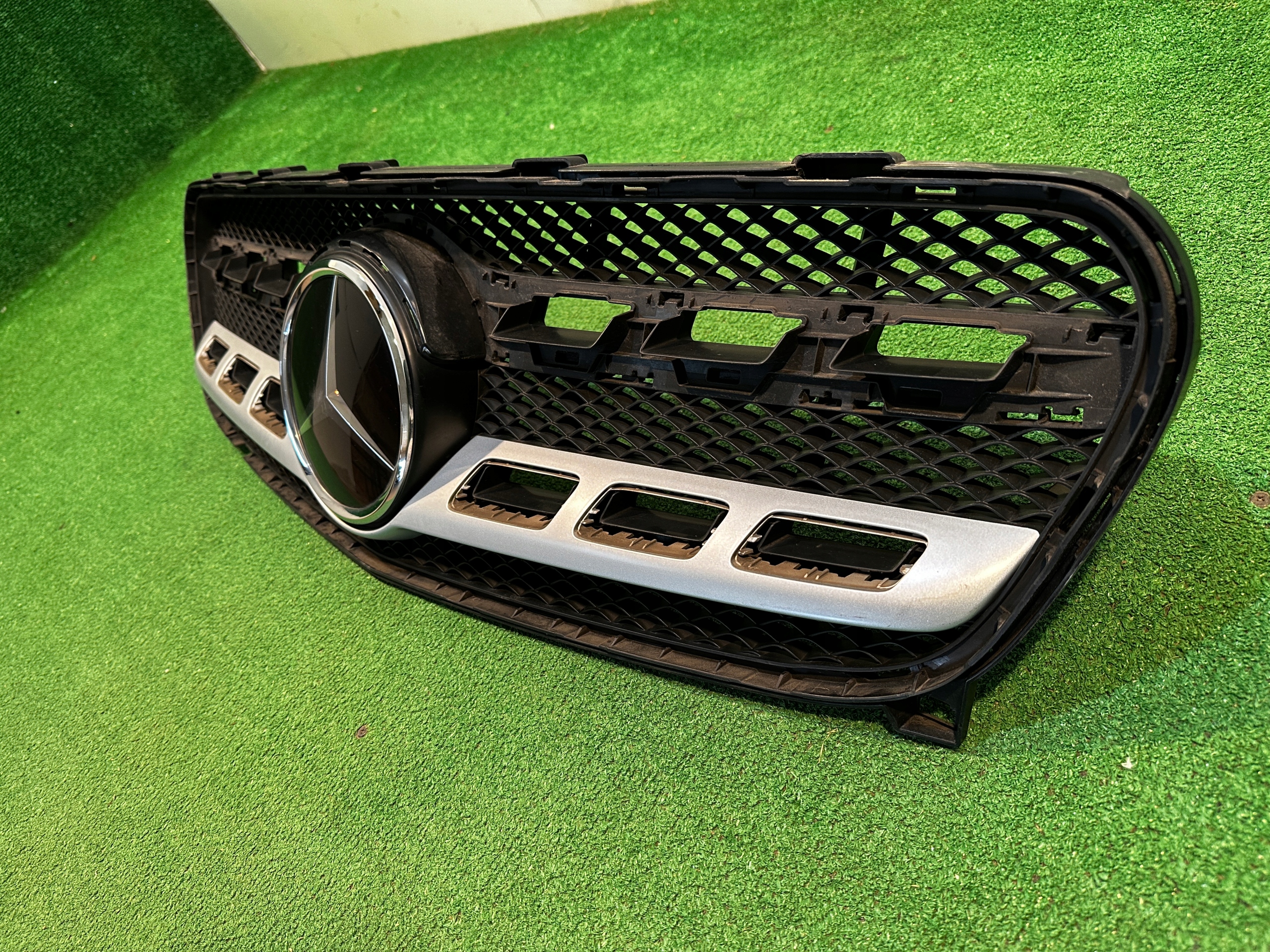 Mercedes-Benz GLA W156 Kühlergrill FRONTGRILL Kühlergitter - Thumbnail 3