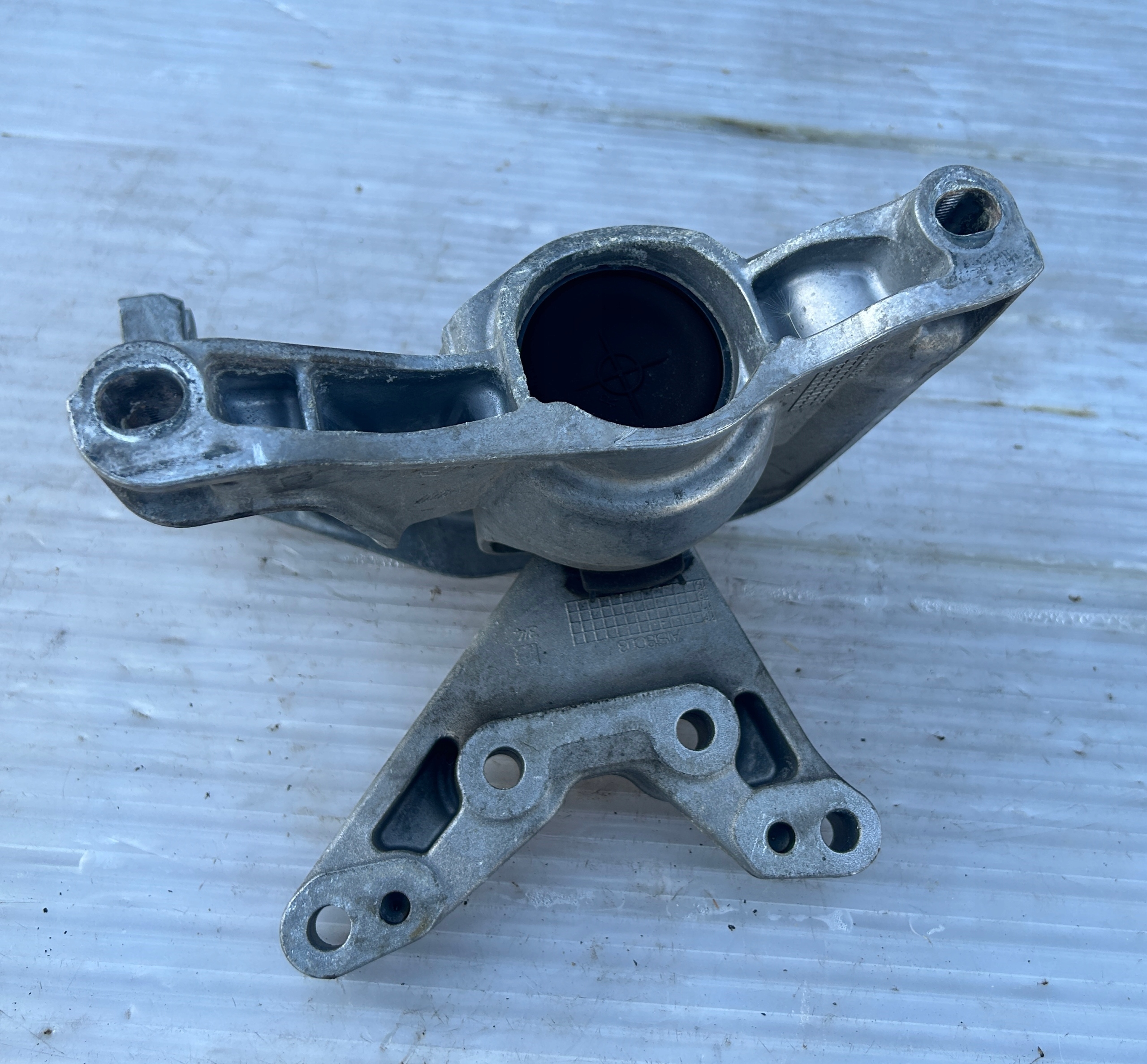 holder engine mount PEUGEOT 308 II T9 1.2 THP EB2PT