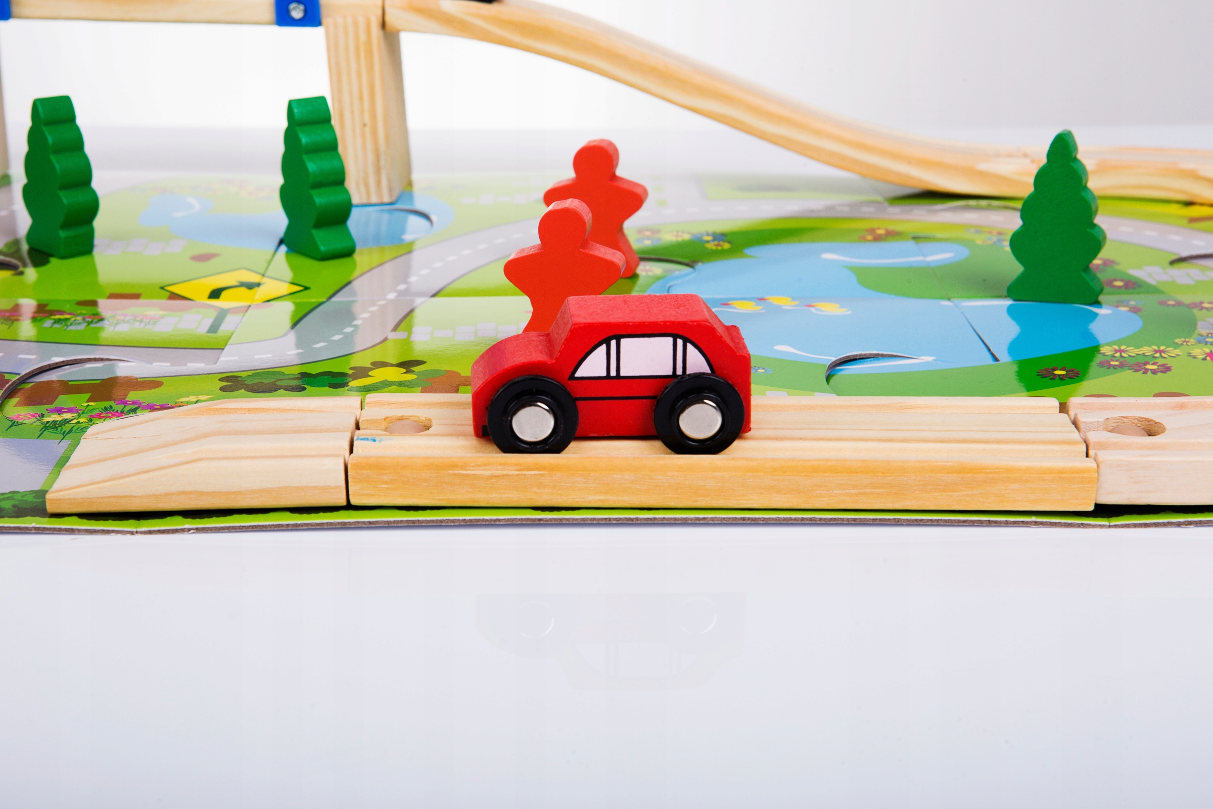 Drewniany tor samochodowy MIASTO 40 elementów Model MM4483