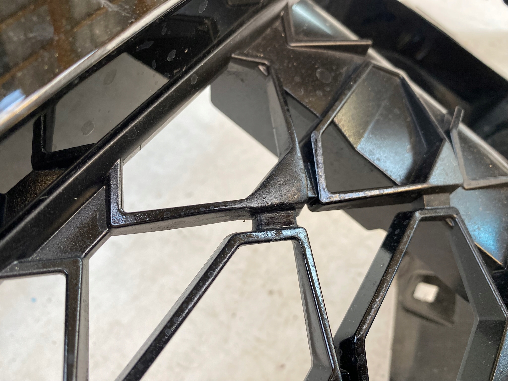BMW X2 U10 m-packet 24- accessories of a bumper grid central front 7884910