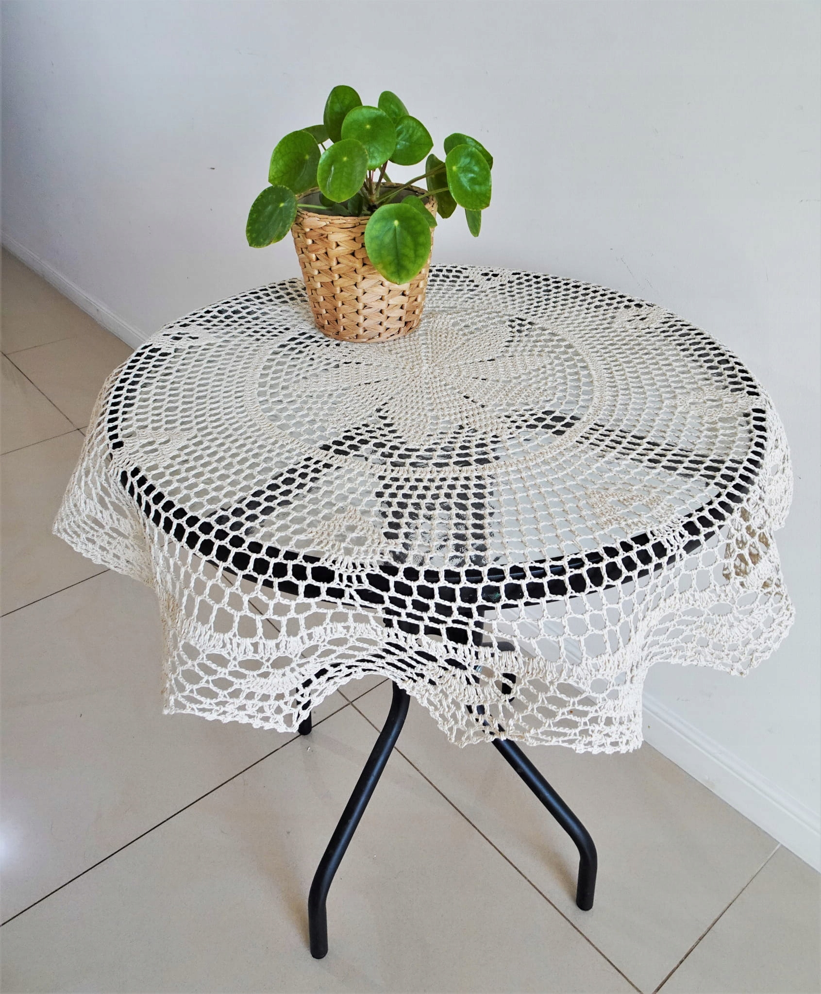 

Obrus szydełkowy okrągły koło Retro 85 cm beż