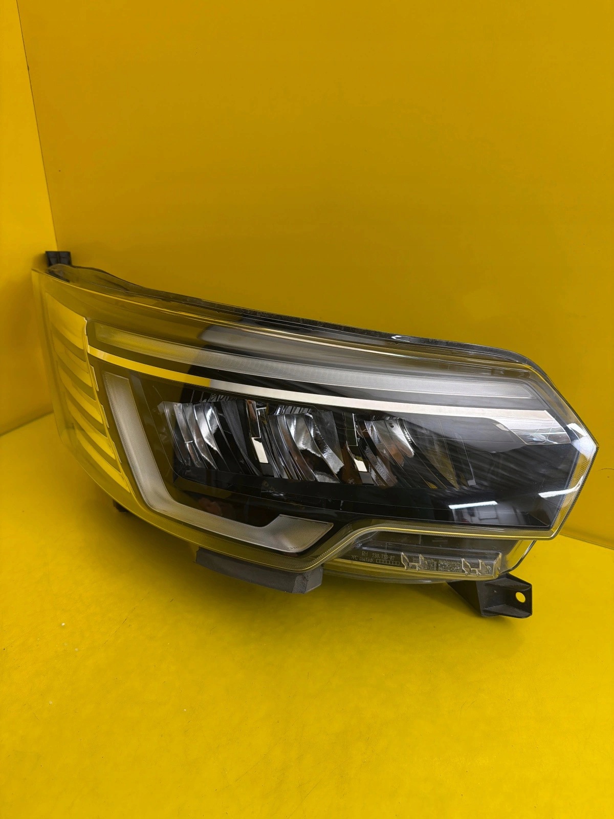 light right Renault Trafic IV Full Led 260102899R
