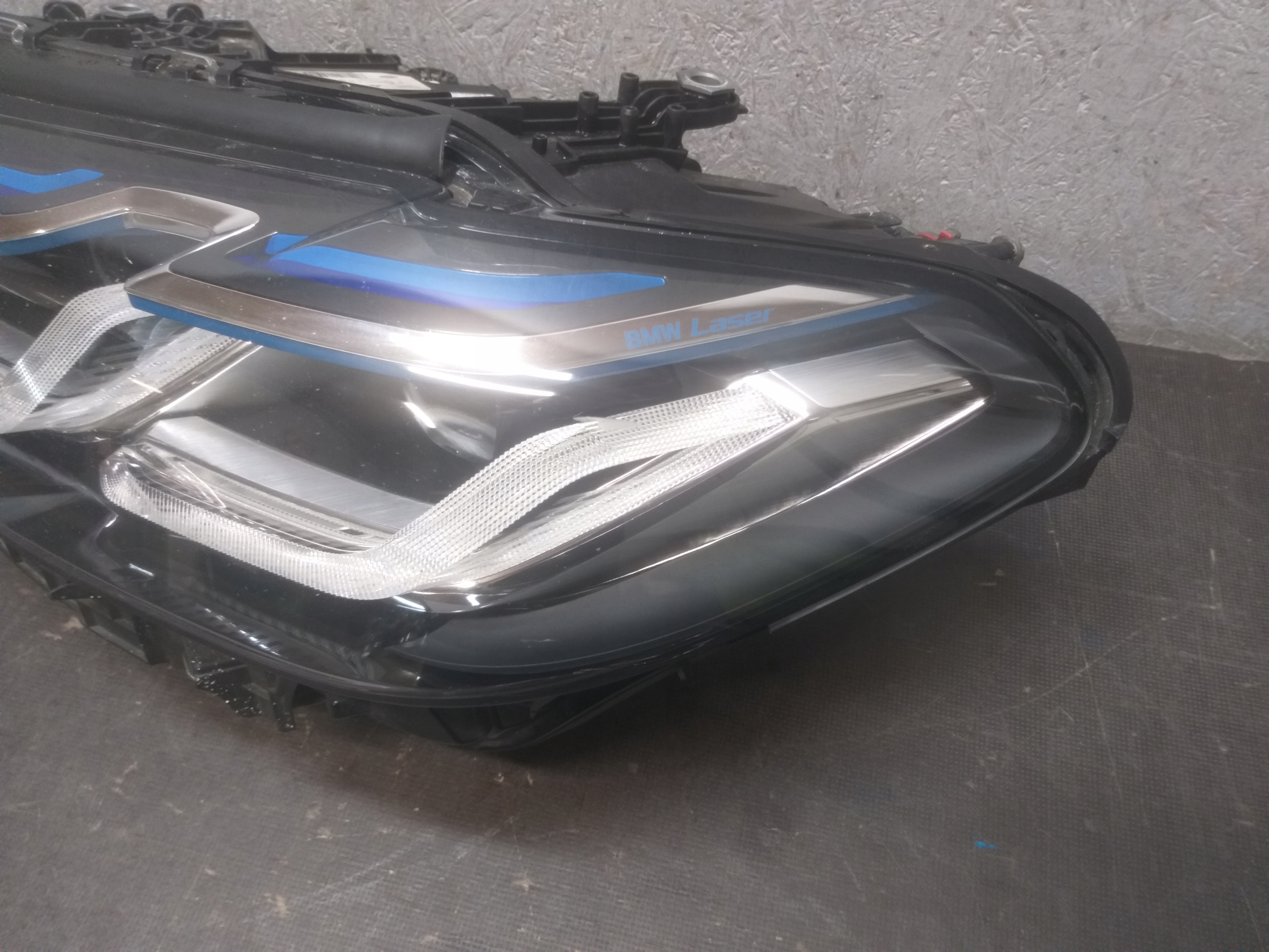light front left BMW 5 V G30 G31 LASER LIFT 5A388D5-03