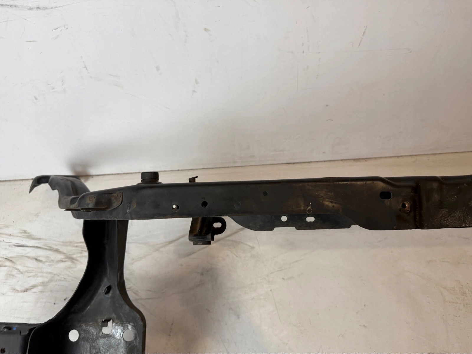 support panel for radiators pillar iron Nissan Qashqai J10 and
