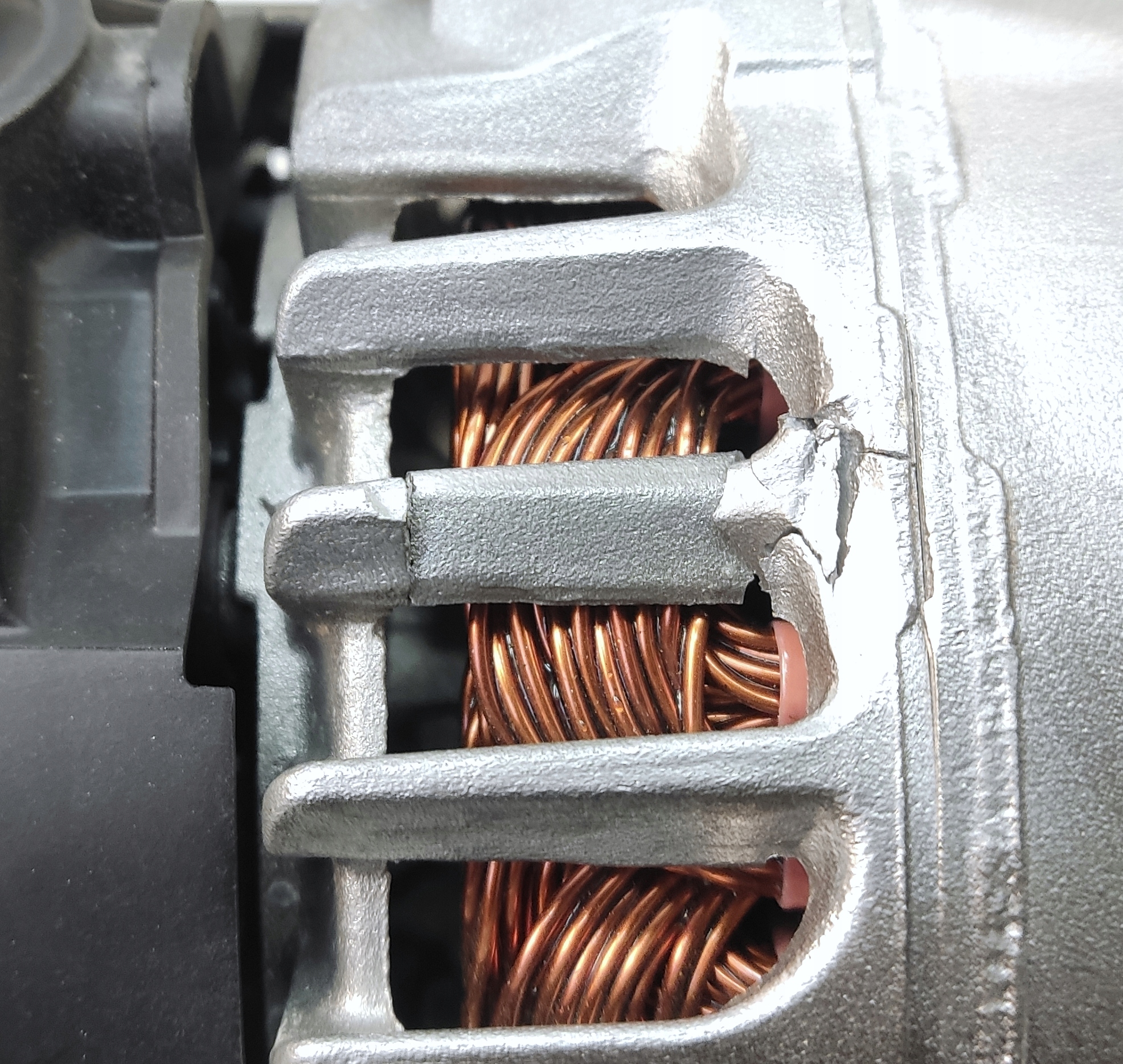 ALTERNATOR FORD MONDEO CMAX 1.6 TDCI AV6N10300HA Jakość części (zgodnie z GVO) O - oryginał z logo producenta pojazdu (OE)