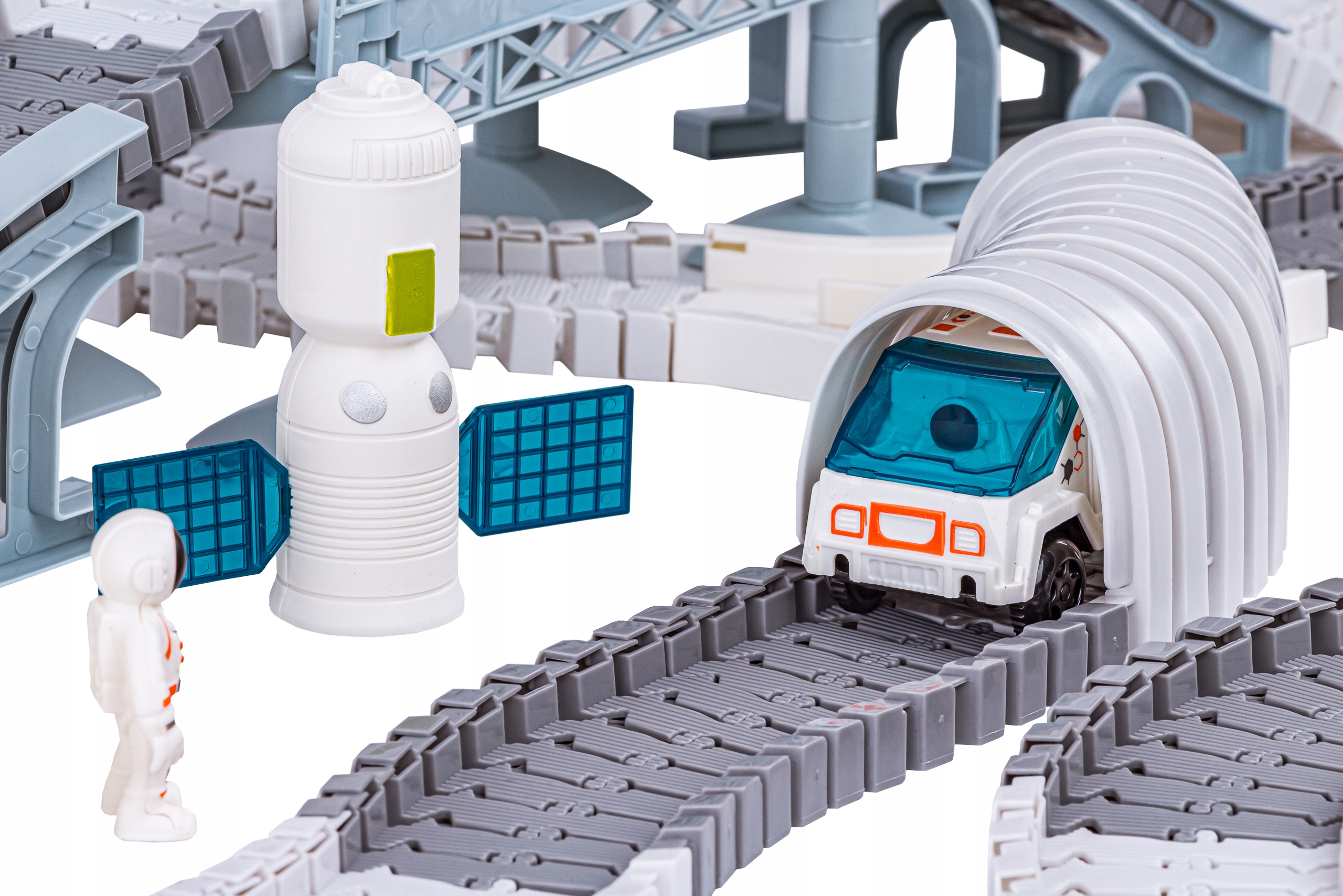 АВТОМОБІЛЬ ГОНОЧНА ТРАСА КОСМІЧНА СТАНЦІЯ КОСМІЧНА РАКЕТА 332 елементи Вік дитини від 3 років