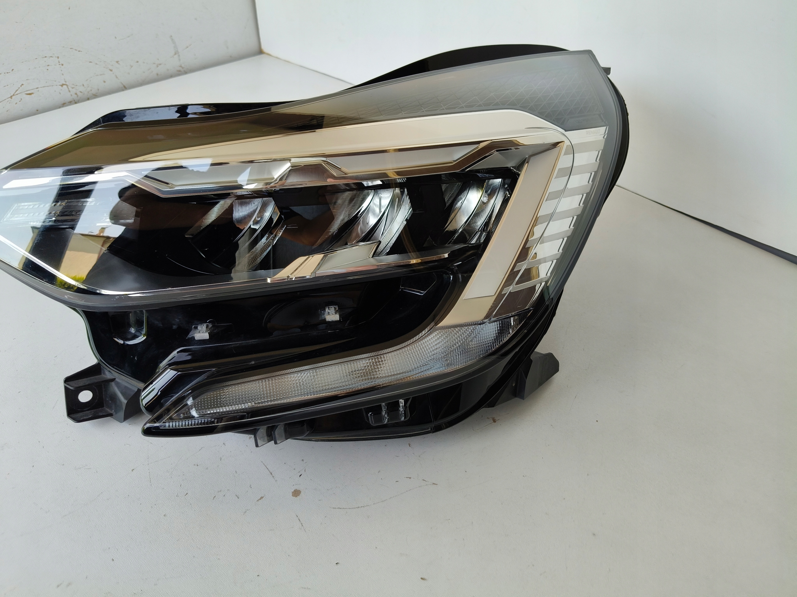light left REFLEKTOR RENAULT CAPTUR II 19- FULL LED