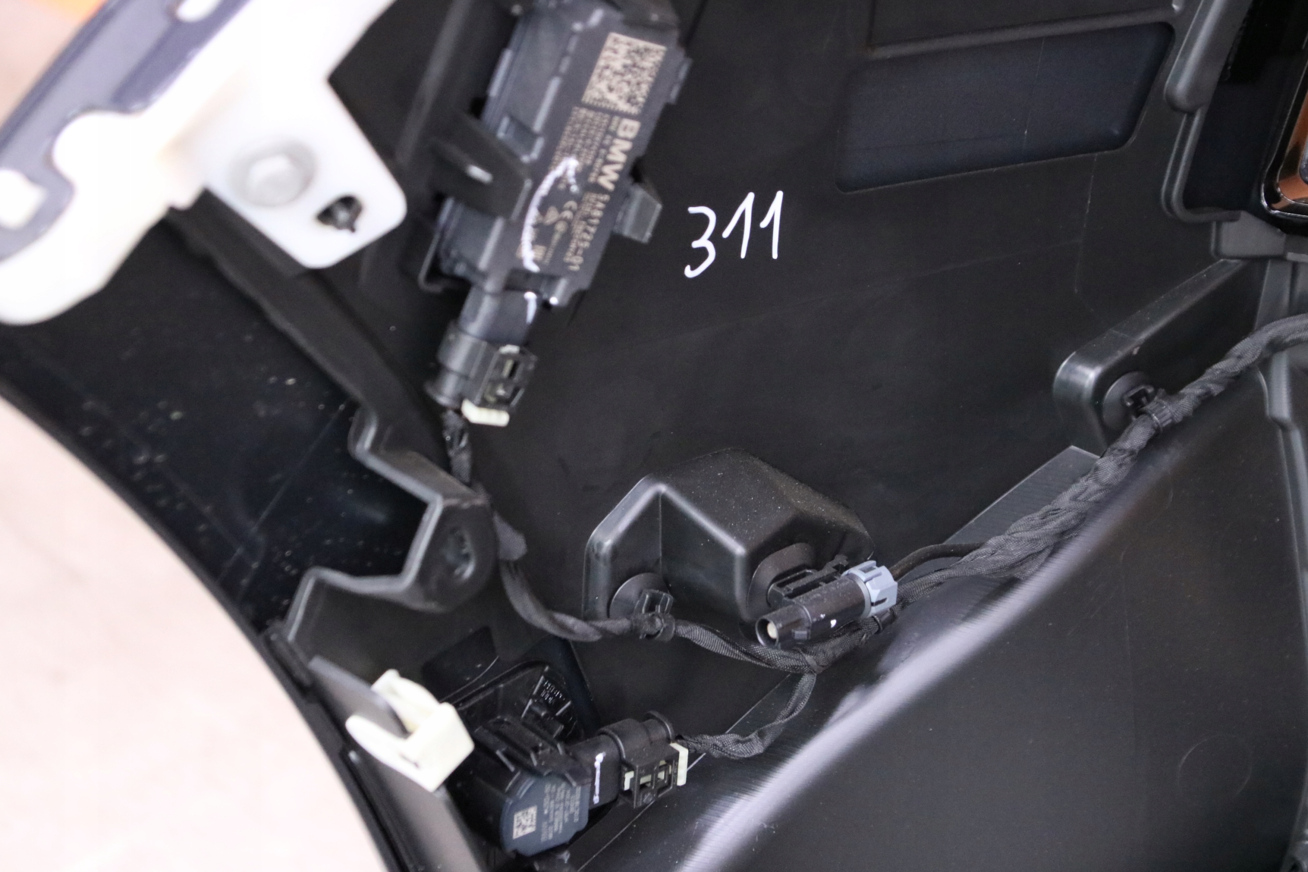 BMW 7 G70 i7 complete bumper front front colour 416 CARBONSCHWARZ