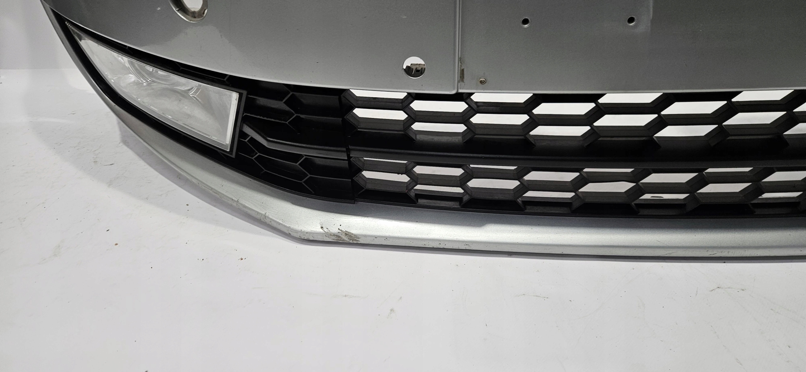 front bumper grille SKODA OCTAVIA III 12- PDC washers original 5E0807221