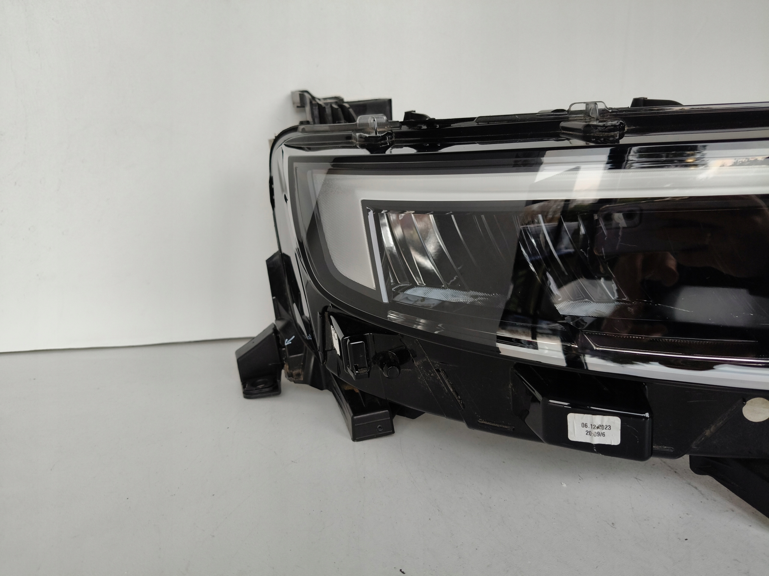 light right REFLEKTOR OPEL MOKKA II B 20- FULL LED