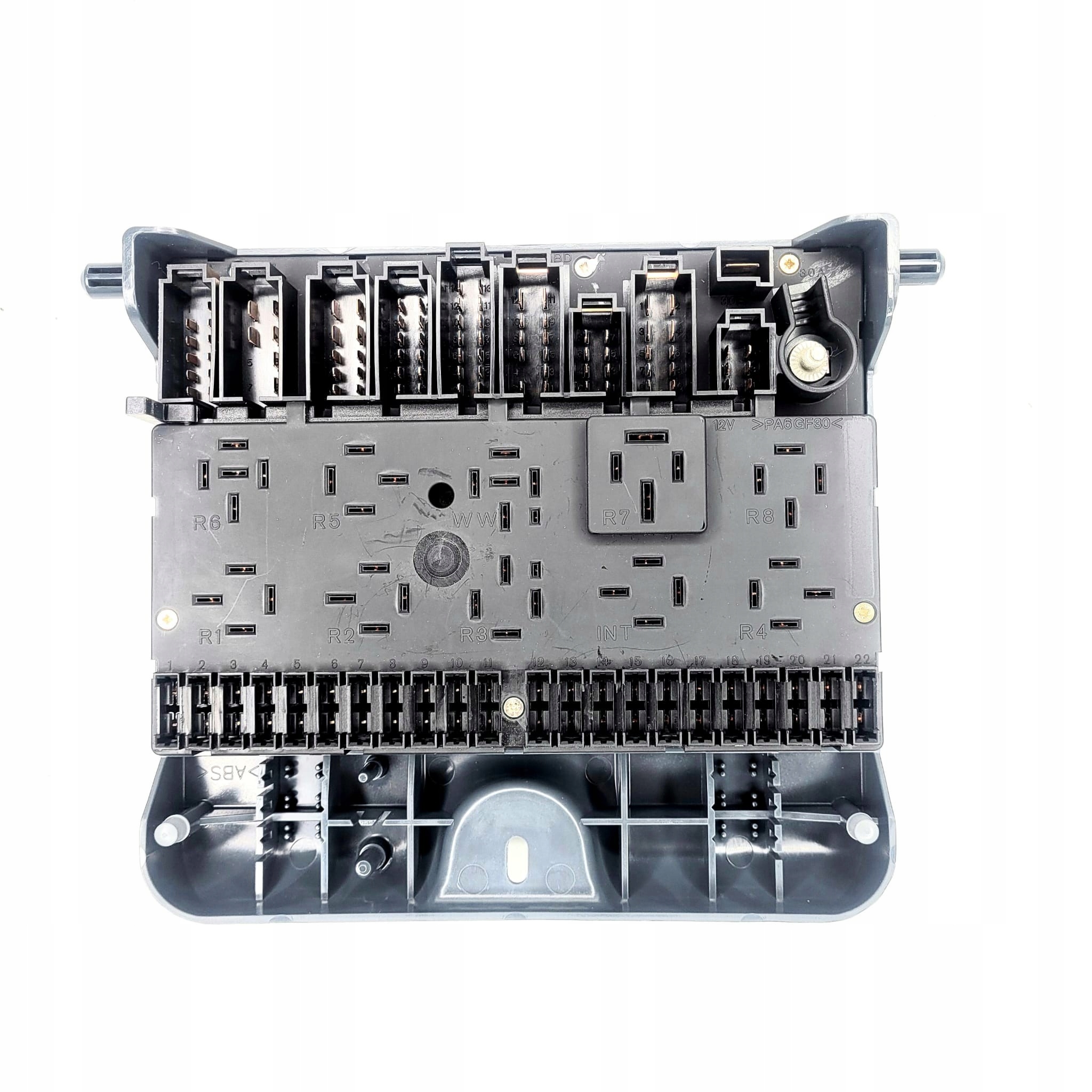 SKRZYNKA BEZPIECZNIKÓW SKODA 6U0937031