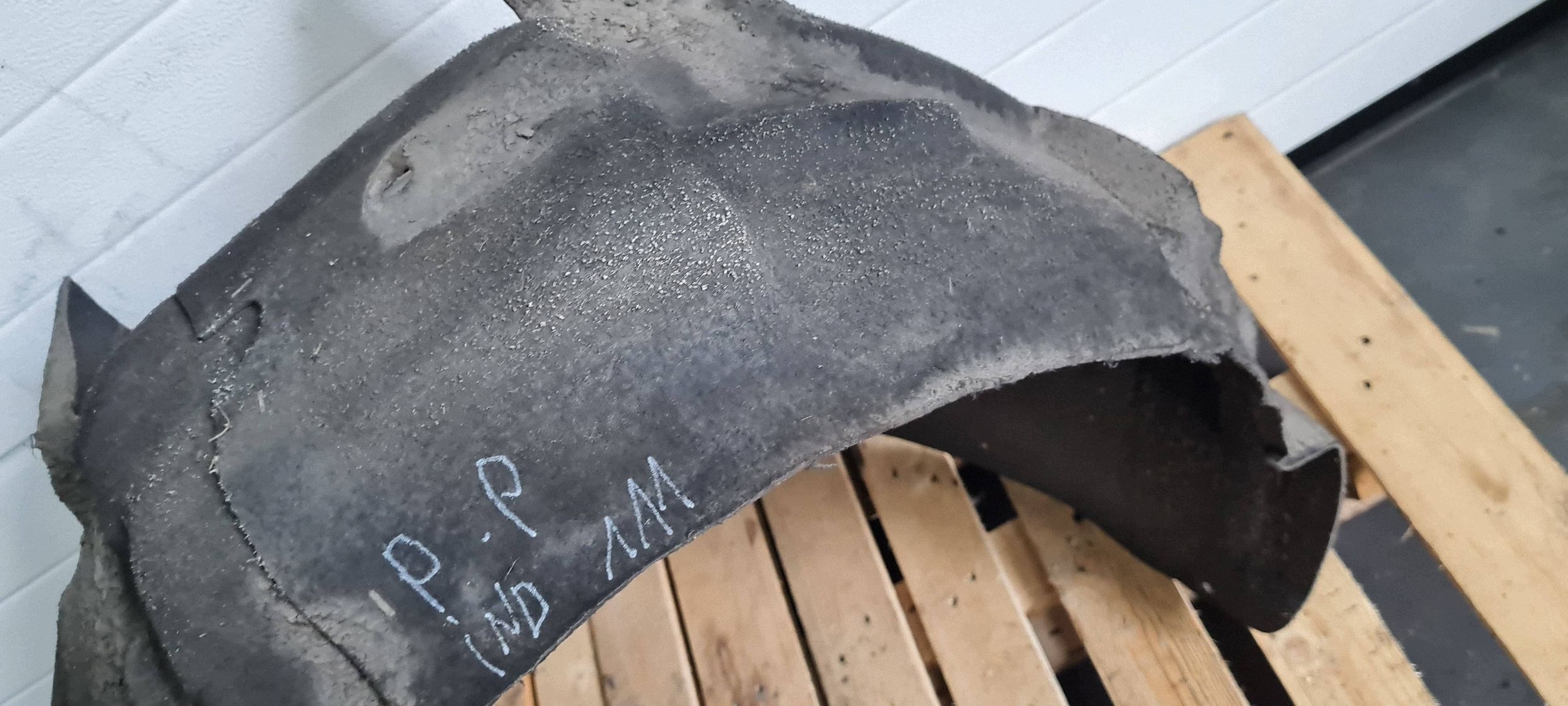 A5 8T S5 LIFT mudguard right right front front 8T0821172M