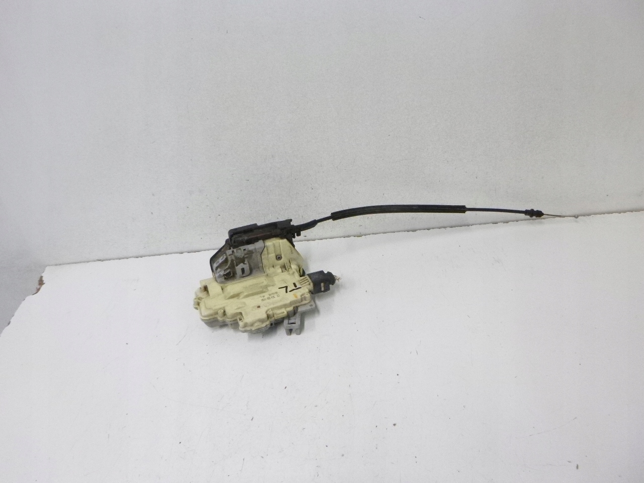 lock rear part left VW Passat B6 3C4839015A