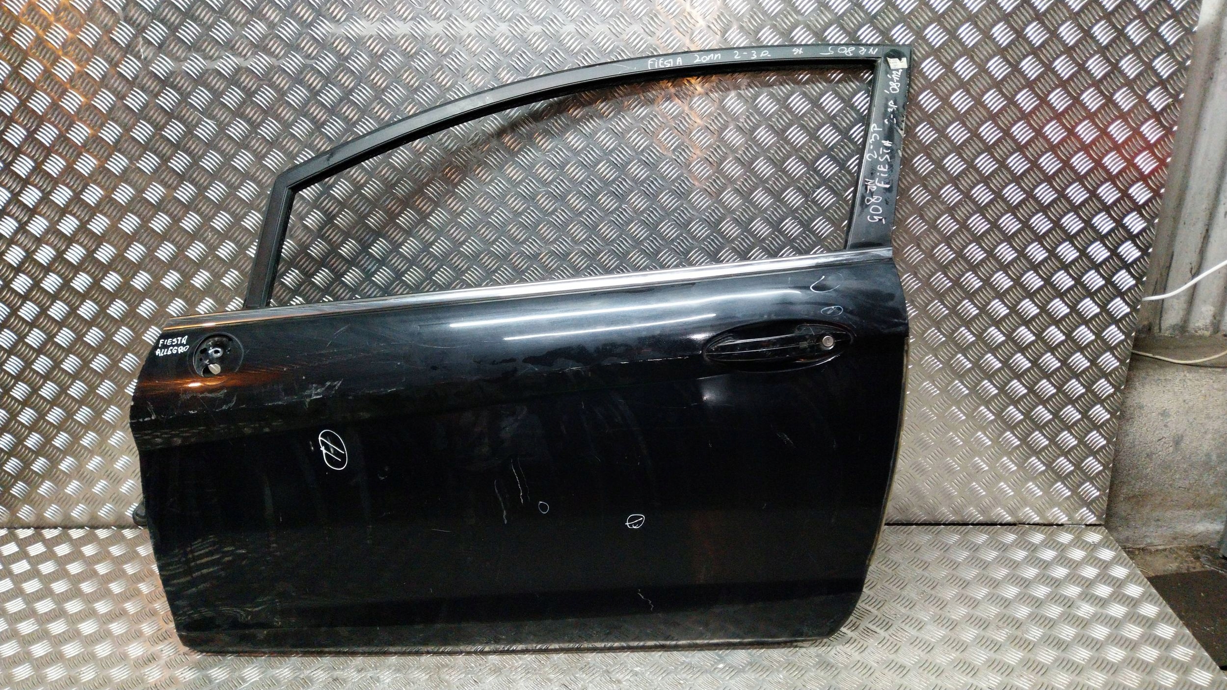 door left FORD FIESTA MK7 3D 08