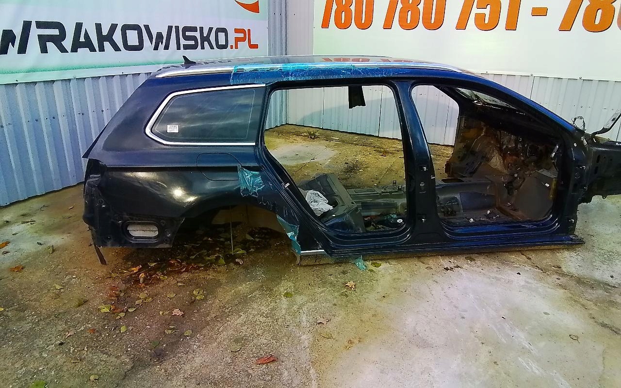 VW PASSAT B8 ĆWIARTKA TYŁ PRAWA BŁOTNIK LC9X Producent części Volkswagen