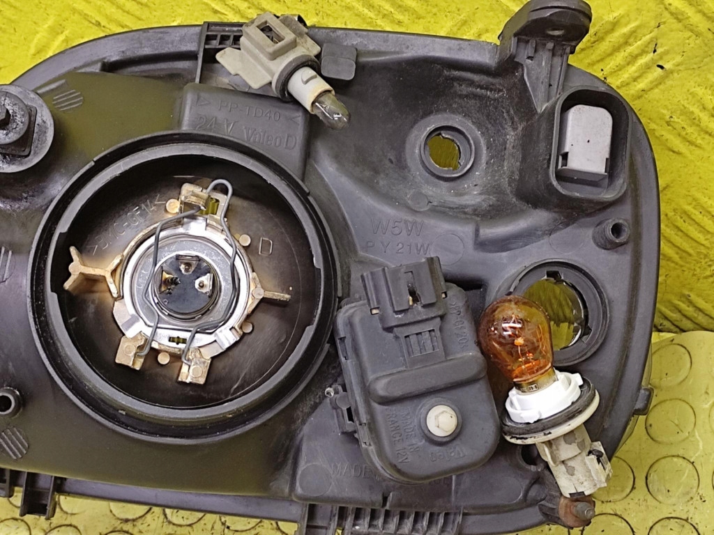 NISSAN MICRA K11 REFLEKTOR light right front 89000362