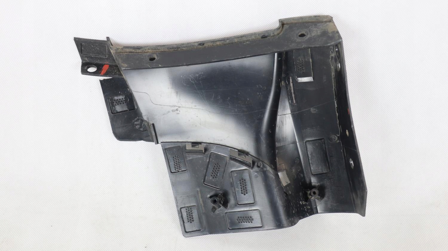 TESLA MODEL 3 WLOT ZDERZAKA PRAWY 1084177 00 D Installation side Front