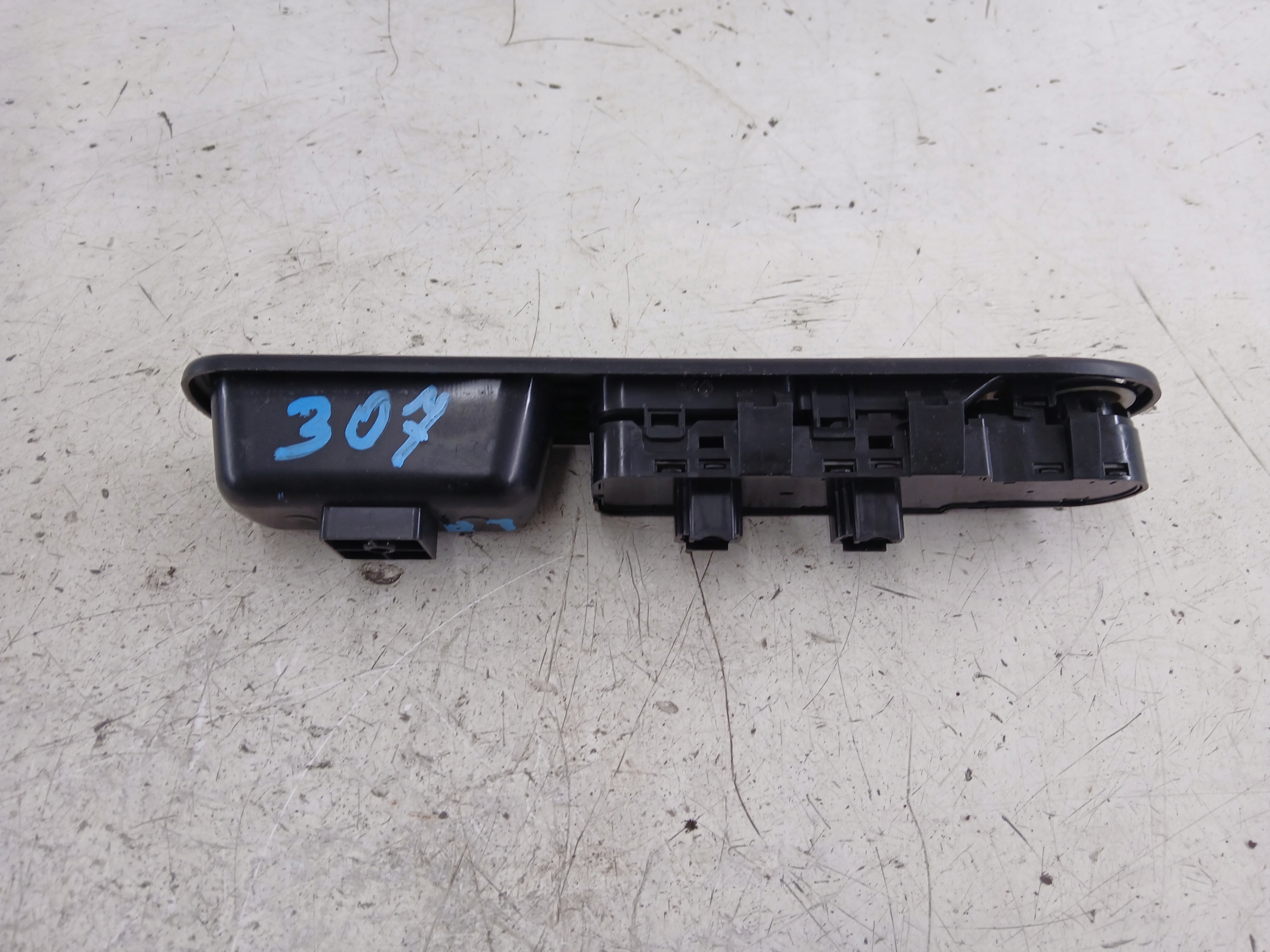 PEUGEOT 307 LIFT PANEL okna levý předek