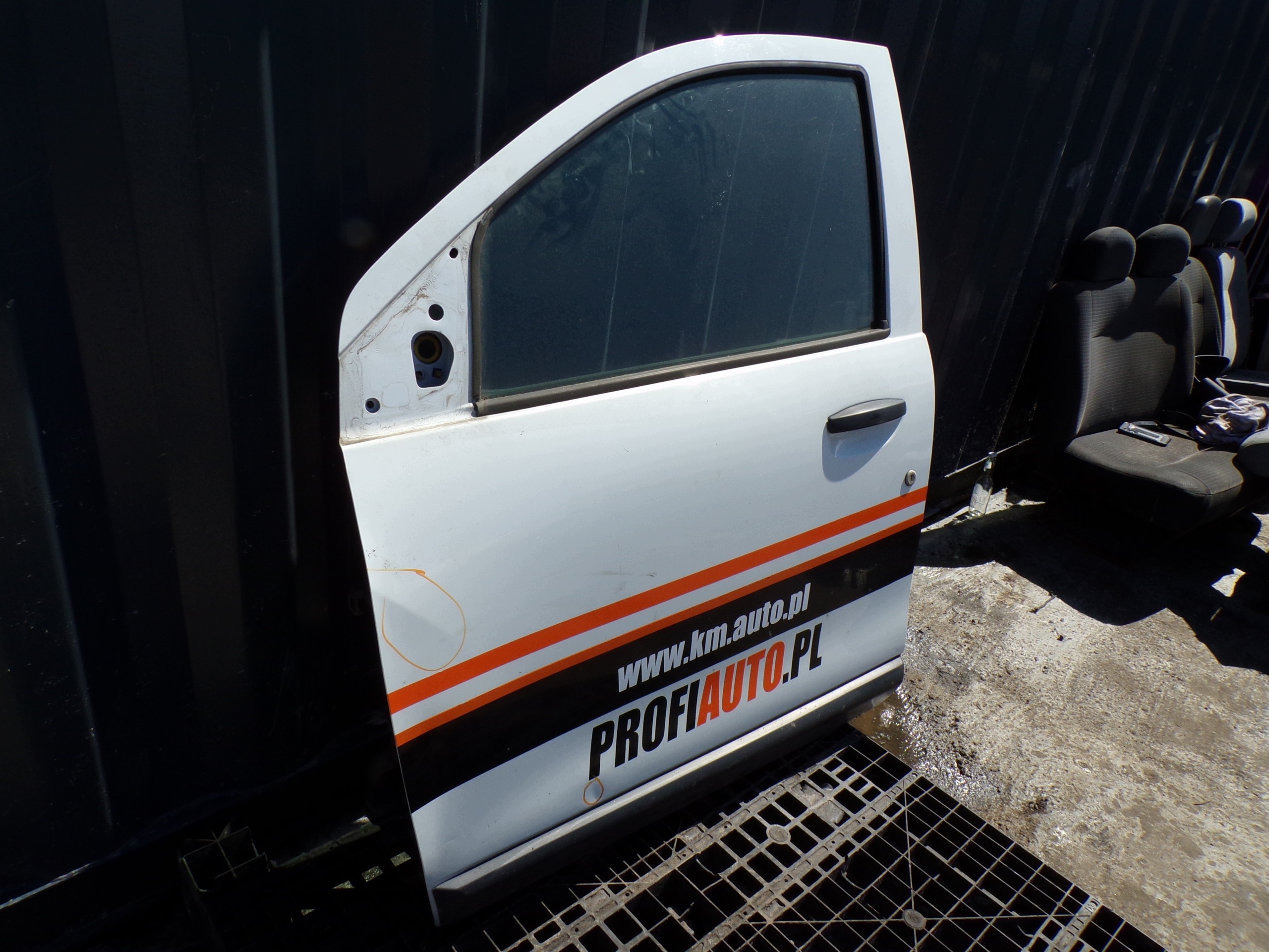 door left front DACIA DOKKER (R1)