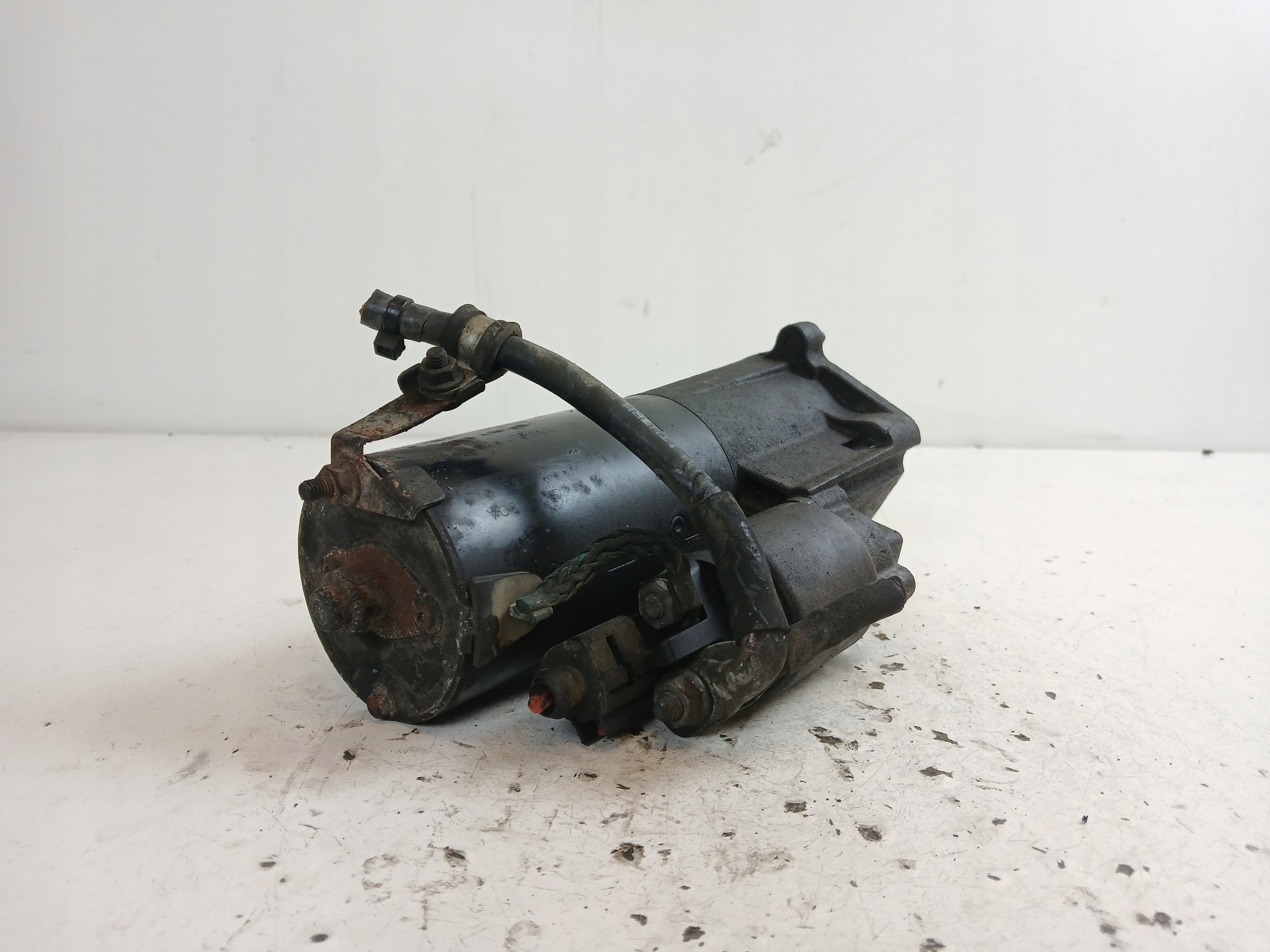 AUDI A6 C6 2.0 TDI starter 0001125053