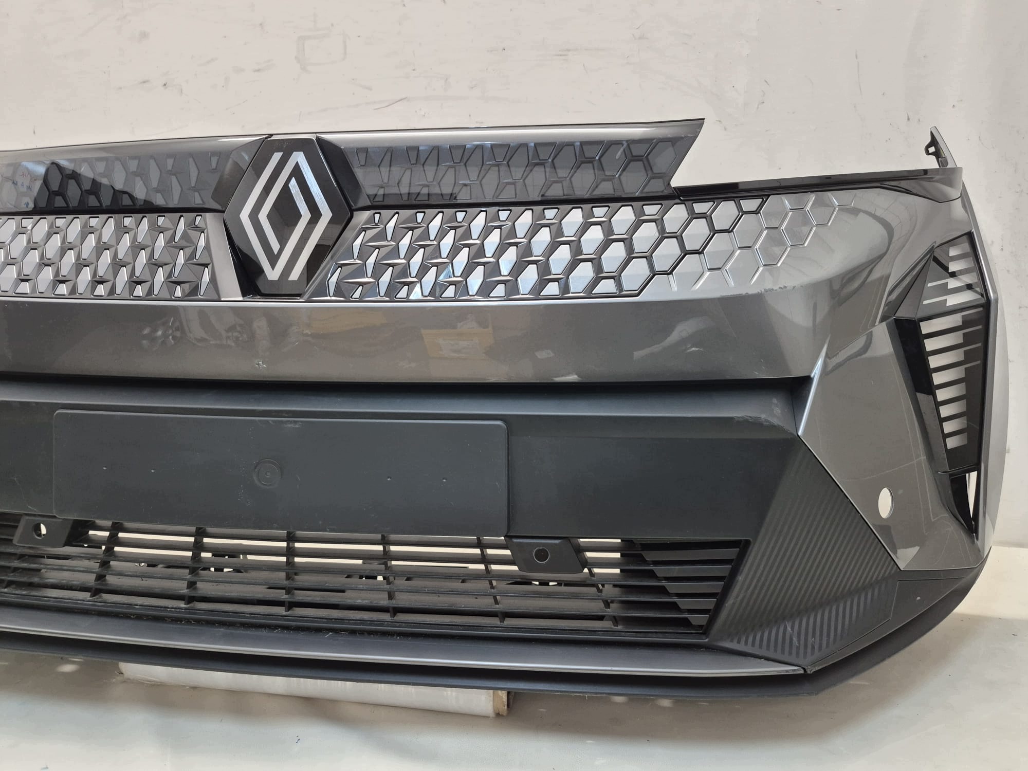 RENAULT SCENIC V 5 E-TECH 24- bumper front front PDC RADAR 620263121R