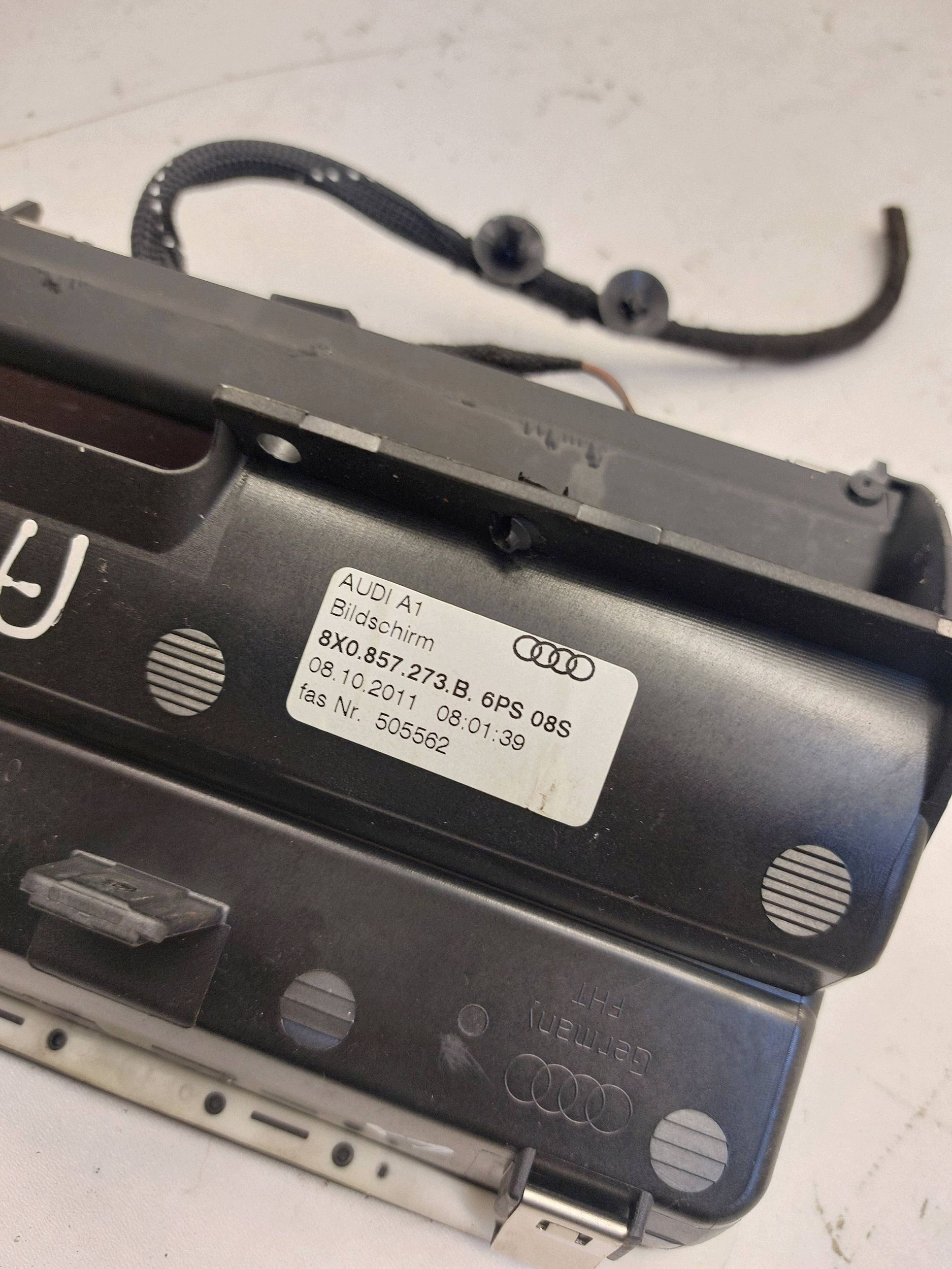 AUDI A1 S1 A1 8X EKRAN display navigation devices 8X0857273B