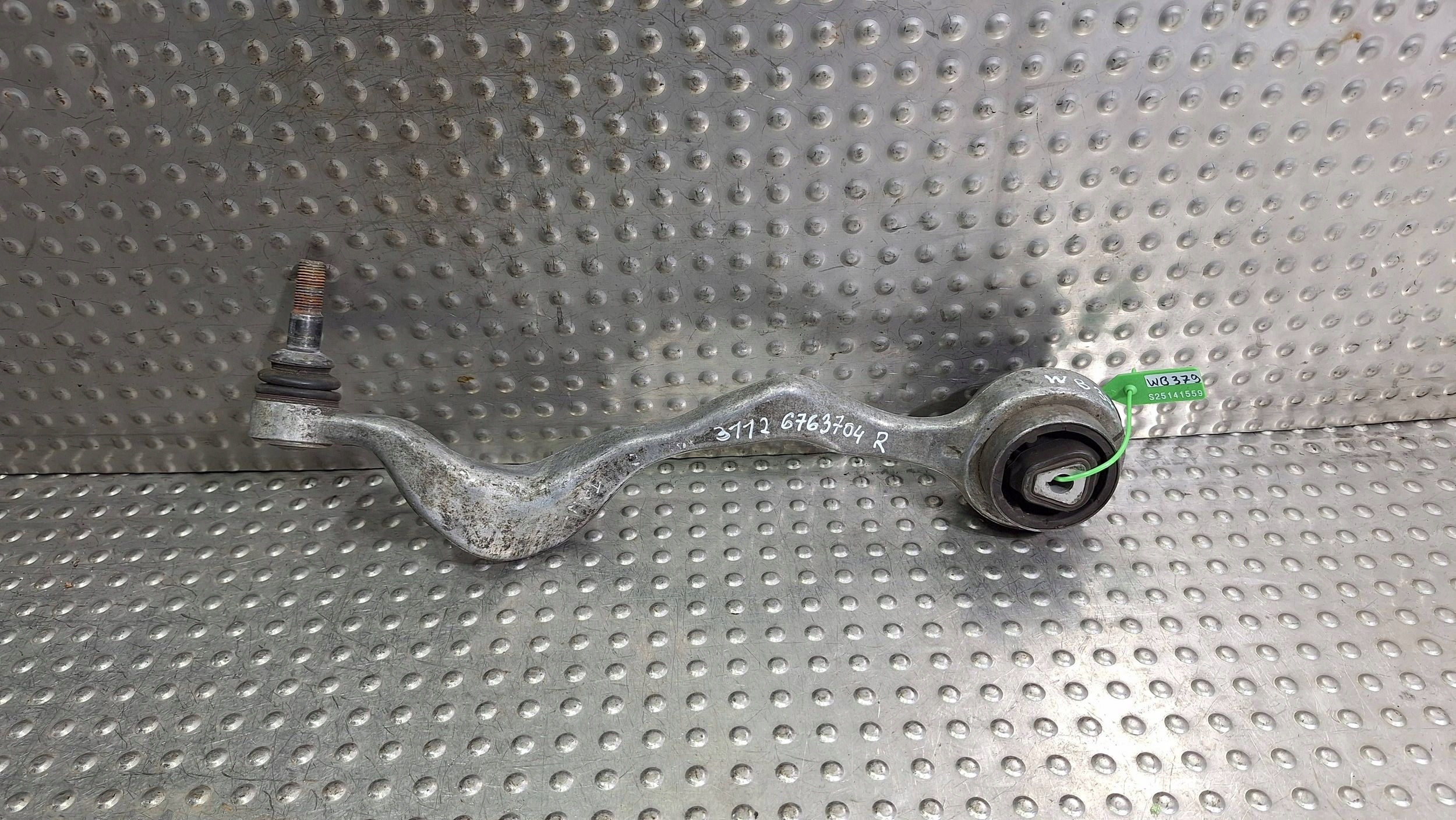 rameno pravý predok 6763704 BMW E81 E82 E87 E88 E89 E90 E91 E92 E93 X1 E84
