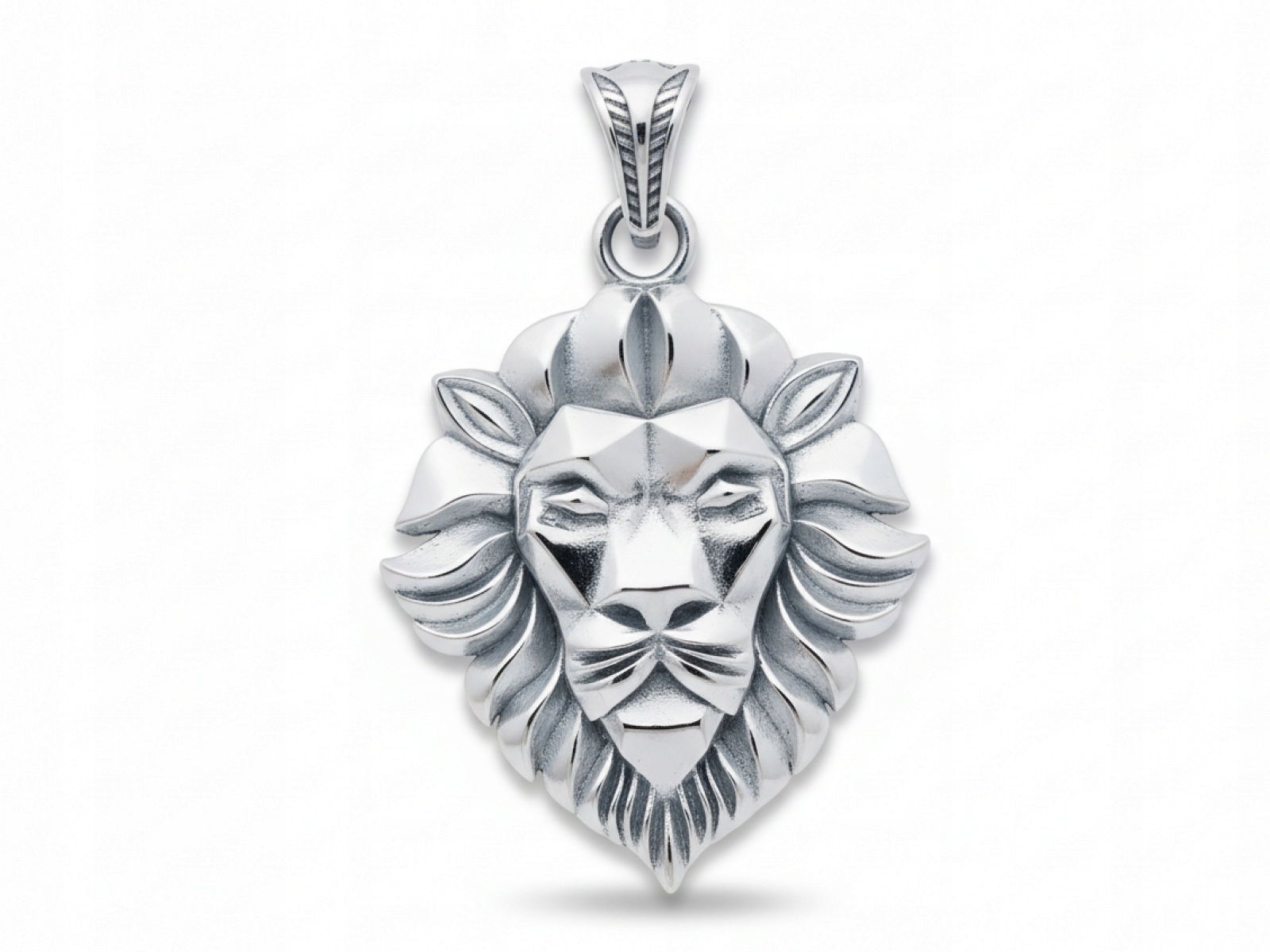 Pánský stříbrný přívěsek 925 s oxidovanou lví hlavou je ideálním dárek pro něj